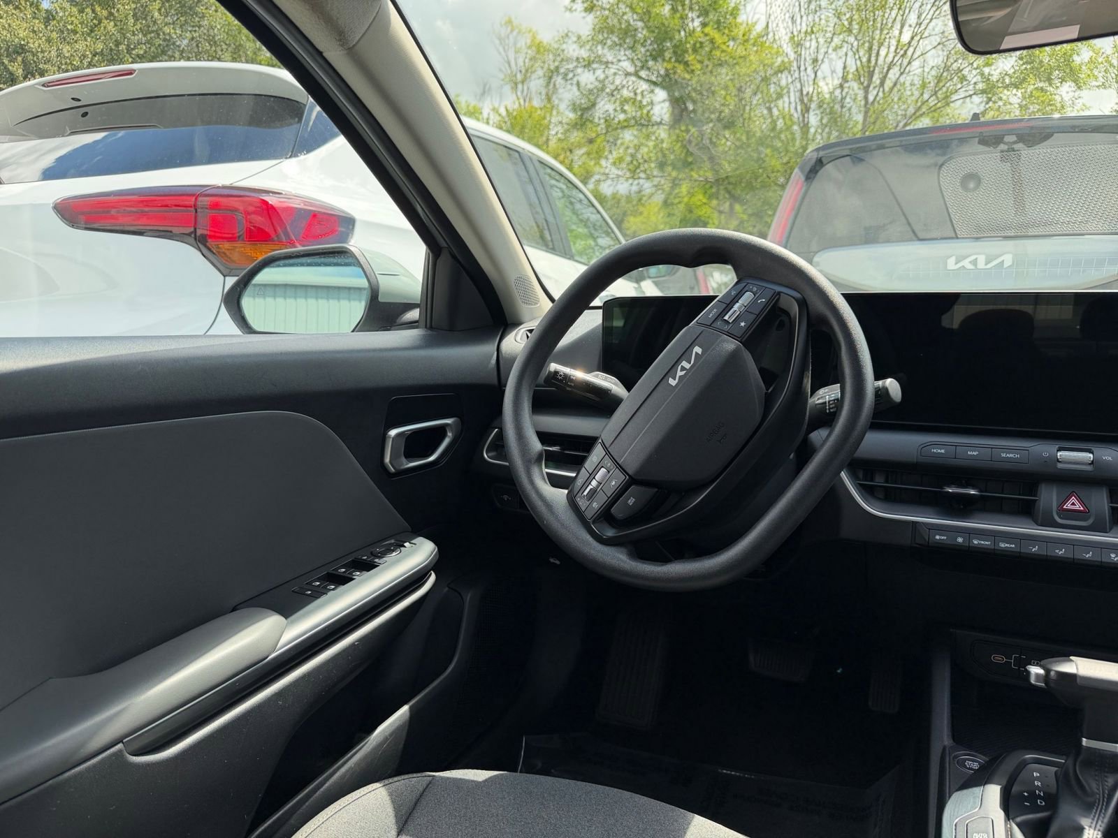 Used 2025 Kia K4 FWD image 33