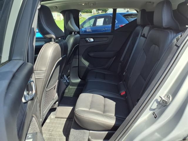 Used 2023 Volvo XC40 B5 Plus w/ Protection Package Premier AWD/4WD image 13