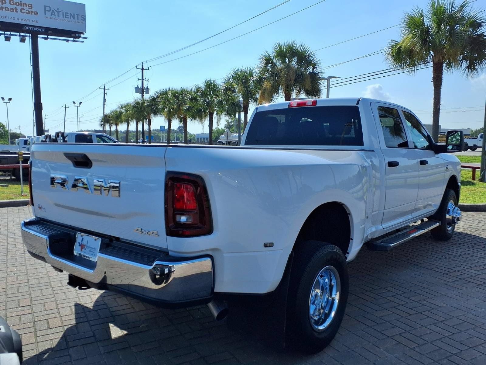 Used 2026 RAM 3500 Tradesman w/ Chrome Appearance Group A AWD/4WD image 5
