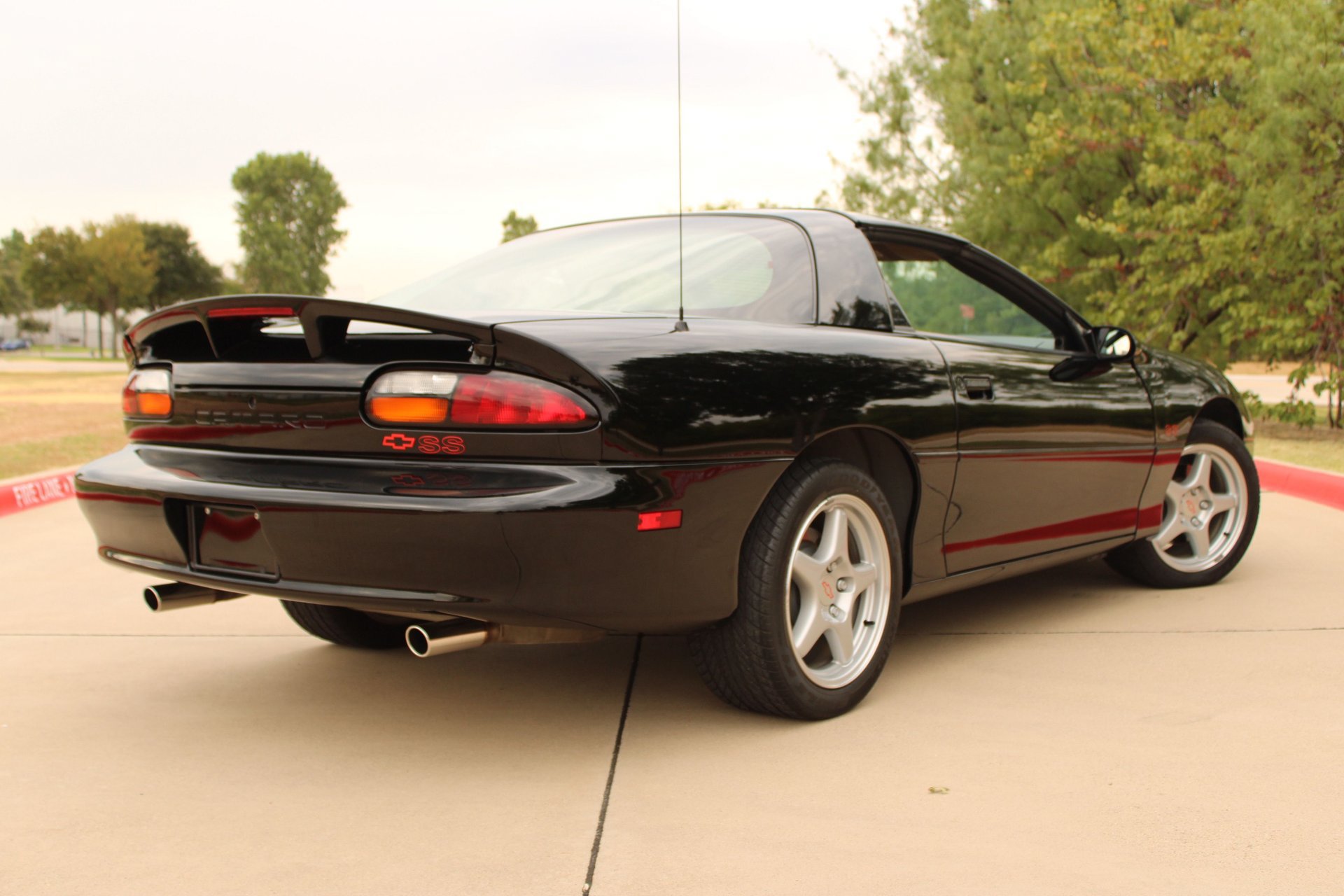 Used 1999 Chevrolet Camaro Z28 w/ SS Performance/Appearance Pkg RWD image 15