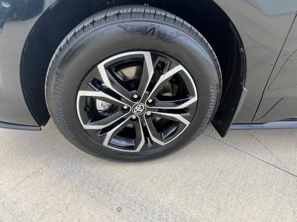 New 2026 Toyota Sienna Platinum image 23