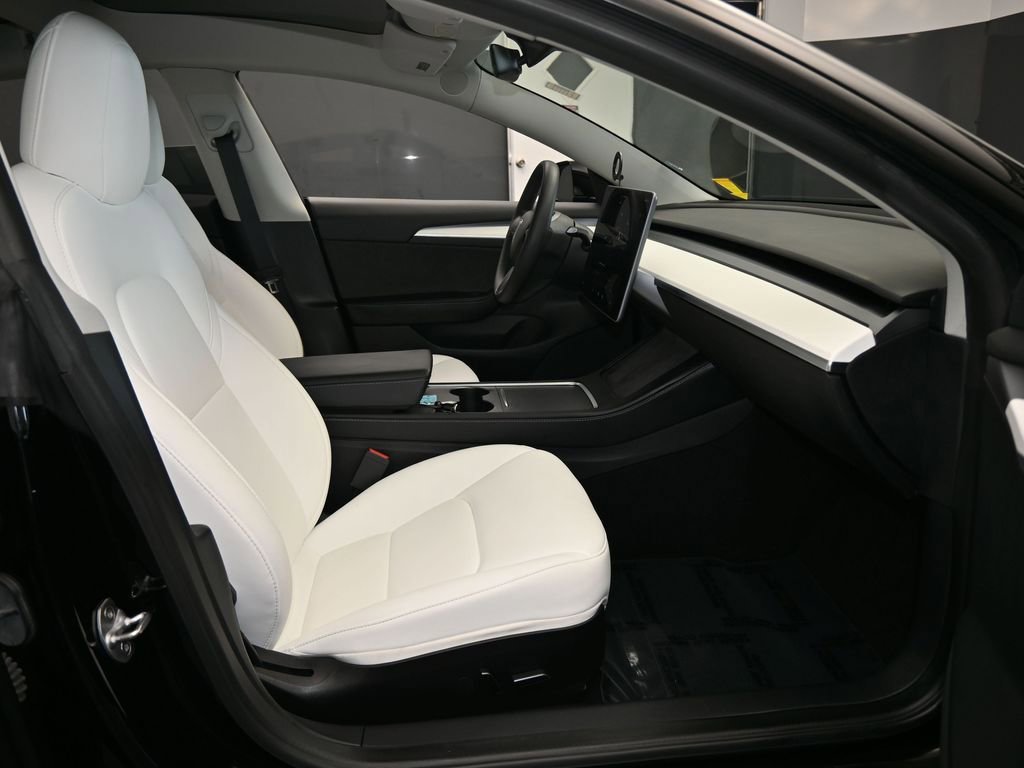 Used 2022 Tesla Model 3 image 39