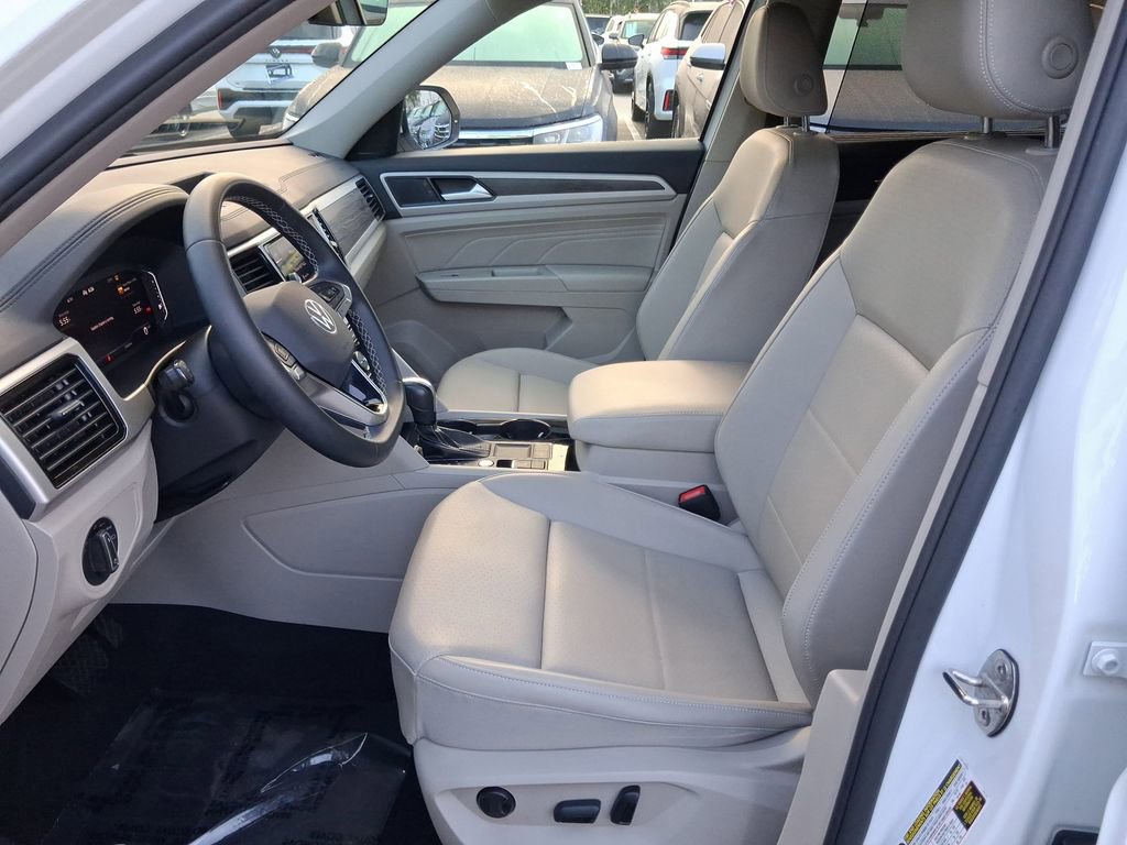 Used 2022 Volkswagen Atlas SE w/ Black Wheel Package image 15
