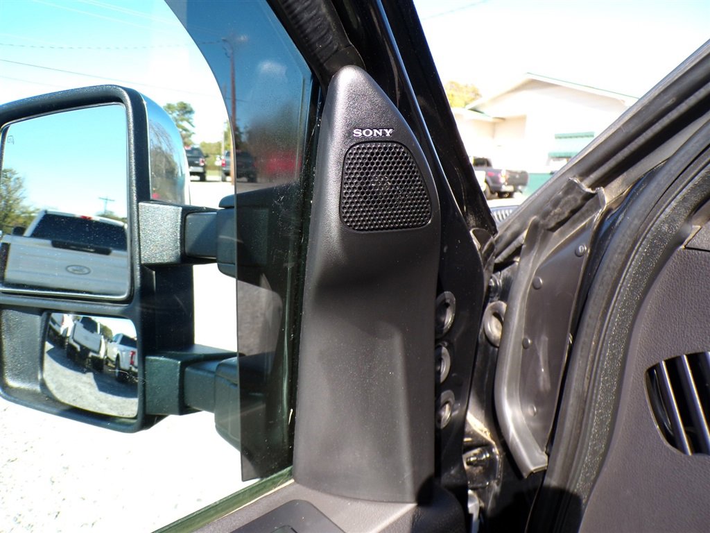 Used 2015 Ford F250 Lariat w/ Lariat Ultimate Package image 26