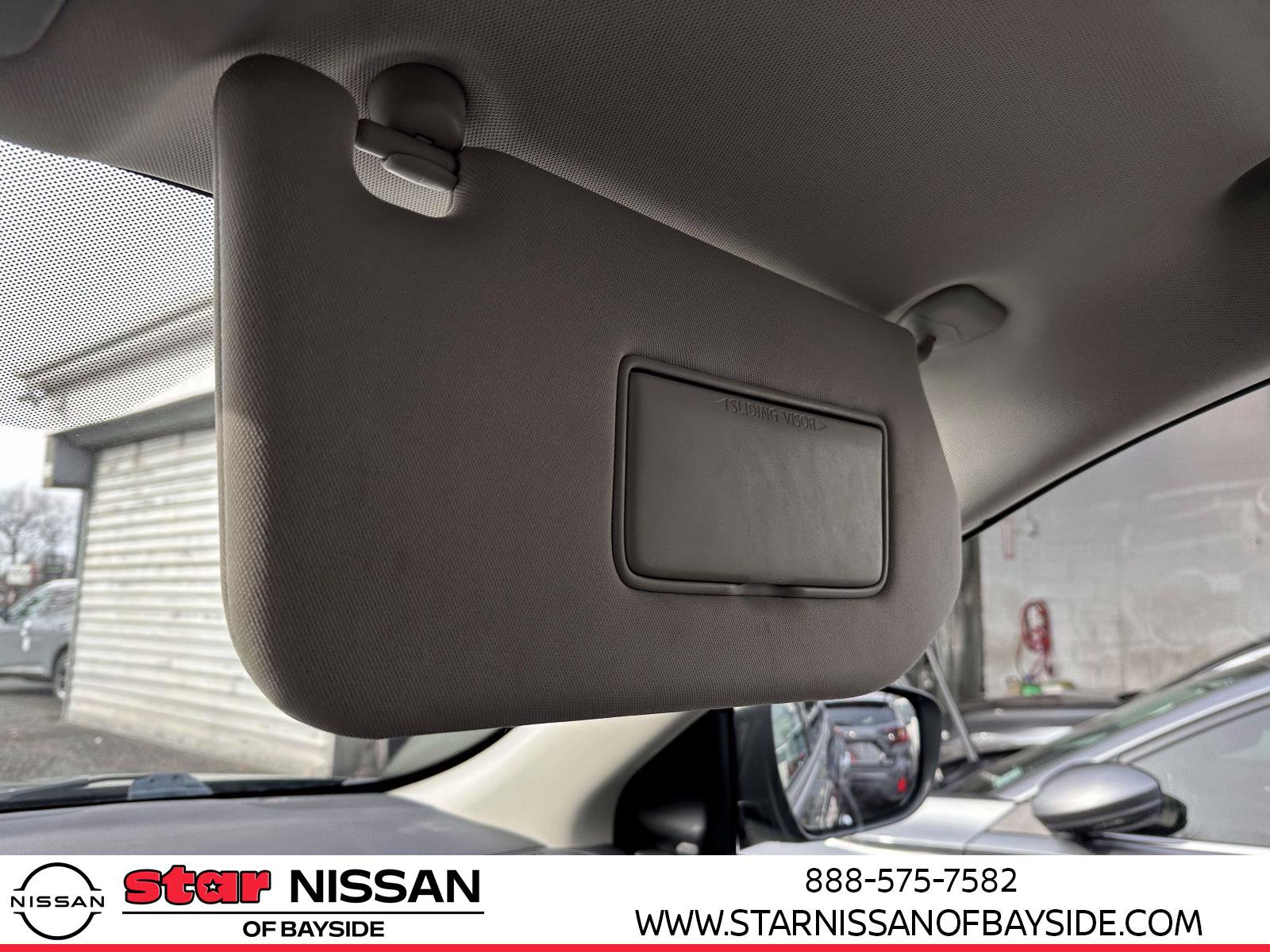 Used 2019 Nissan Pathfinder SV image 32
