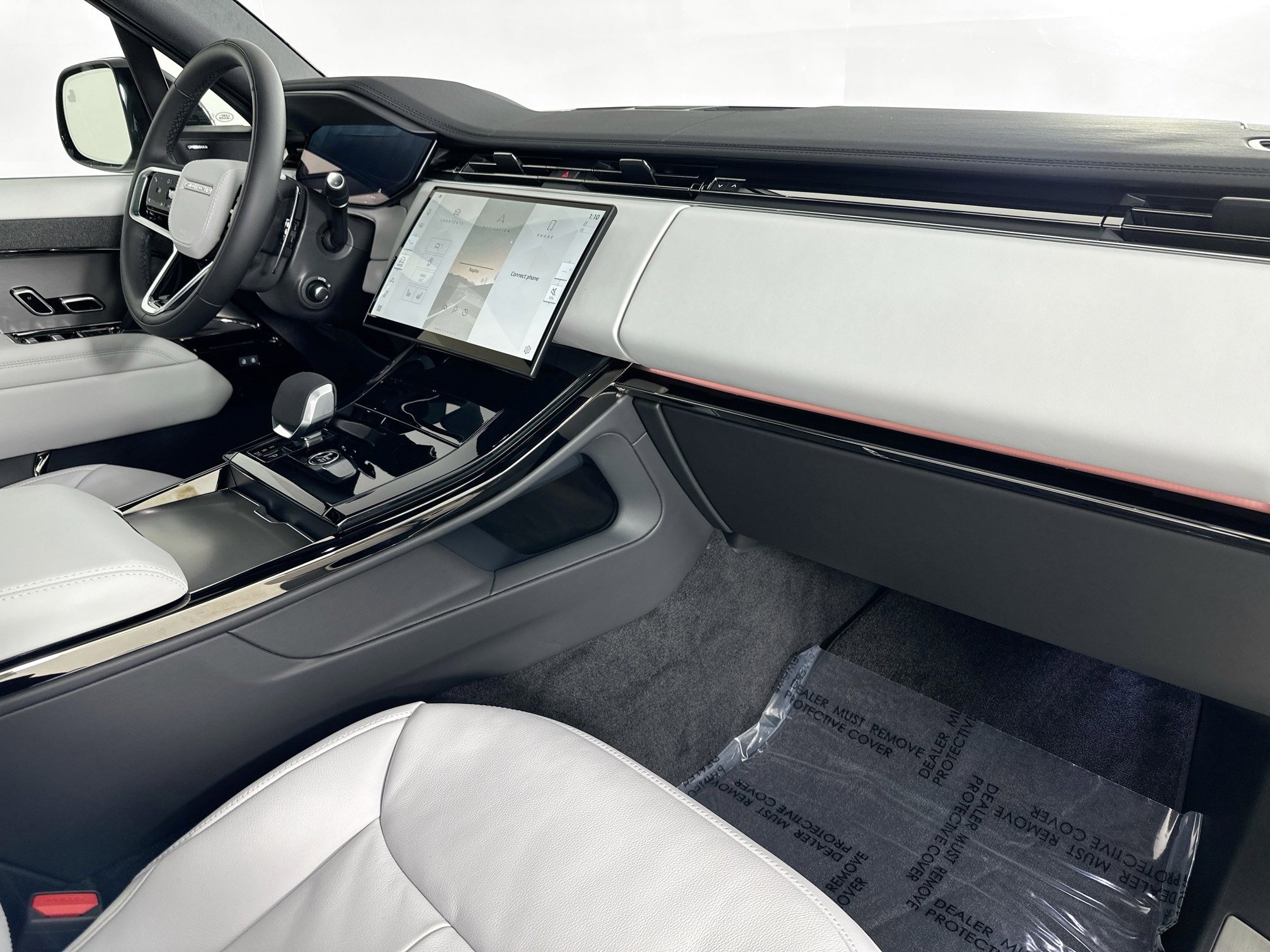 Used 2025 Land Rover Range Rover Sport image 26