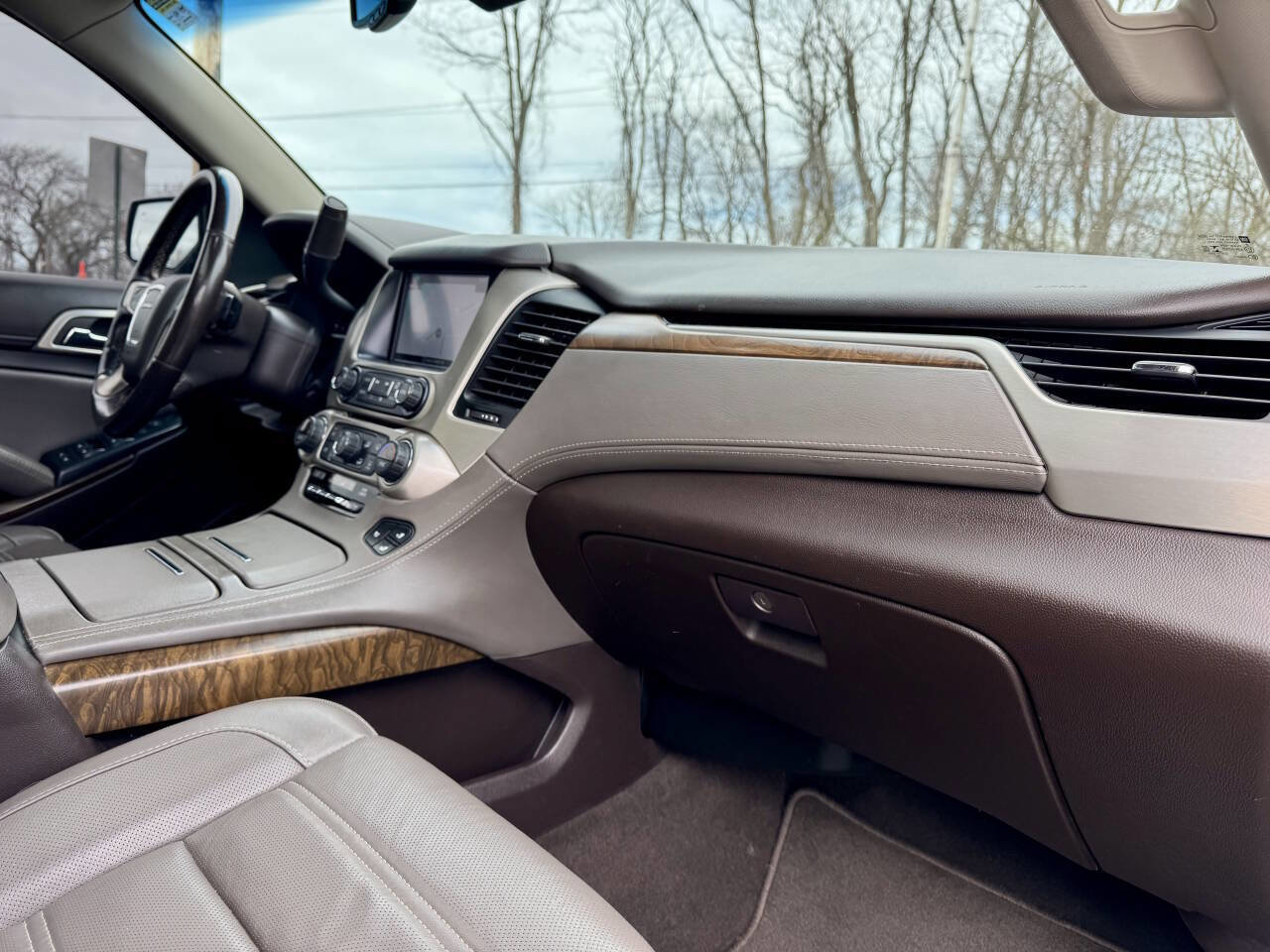 Used 2019 GMC Yukon XL Denali w/ Denali Ultimate Package AWD/4WD image 25