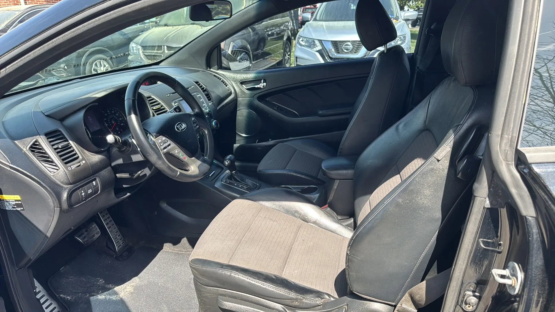 Used 2015 Kia Forte Koup SX image 10