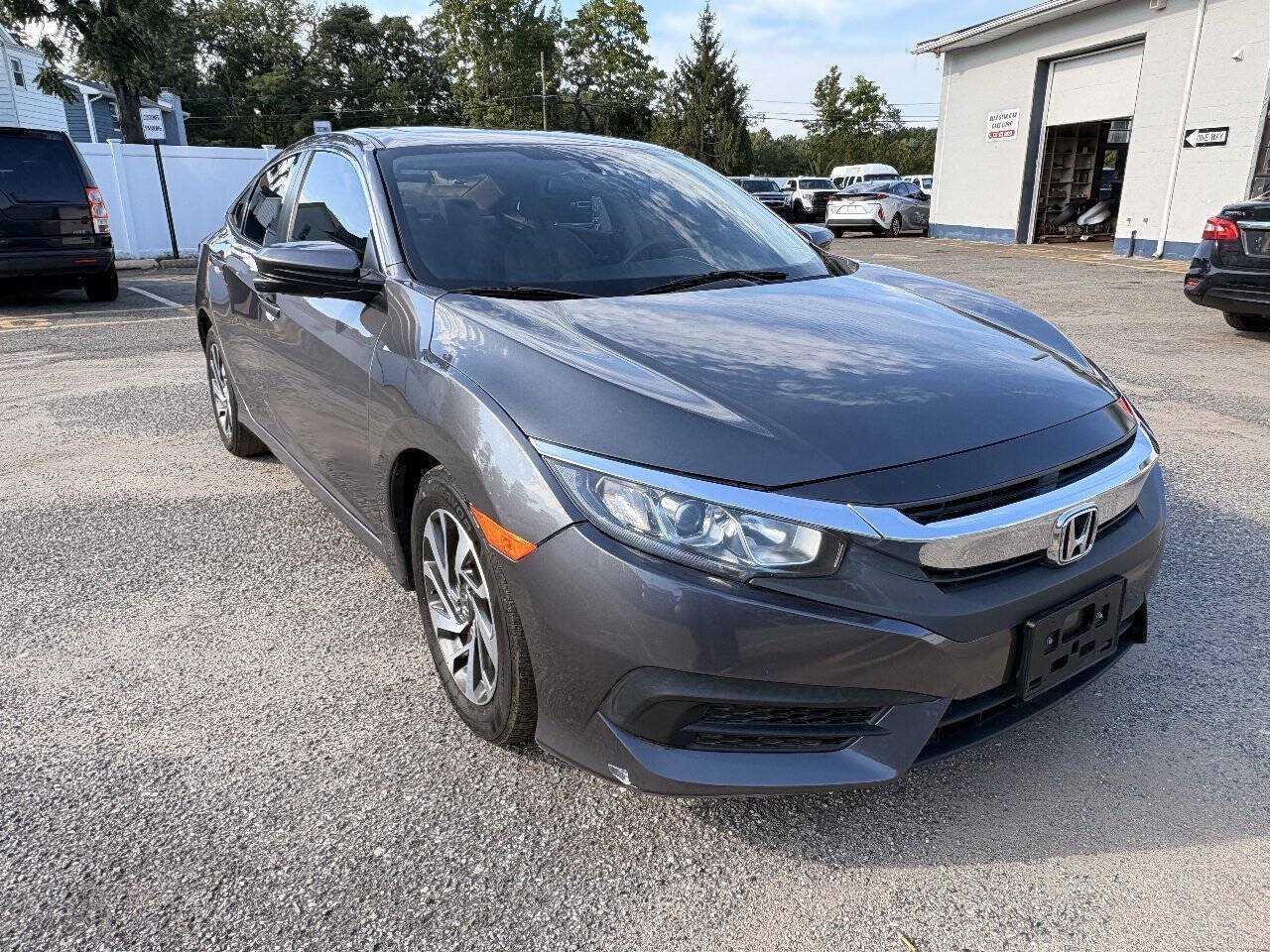 Used 2018 Honda Civic EX image 4