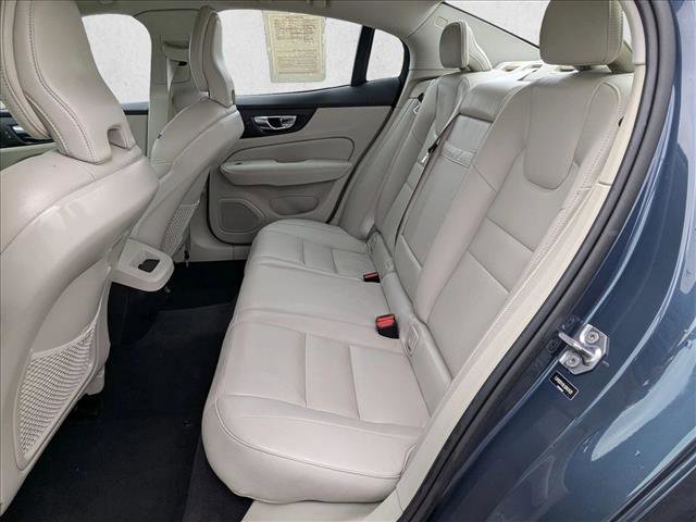 Used 2020 Volvo S60 T5 Momentum image 15
