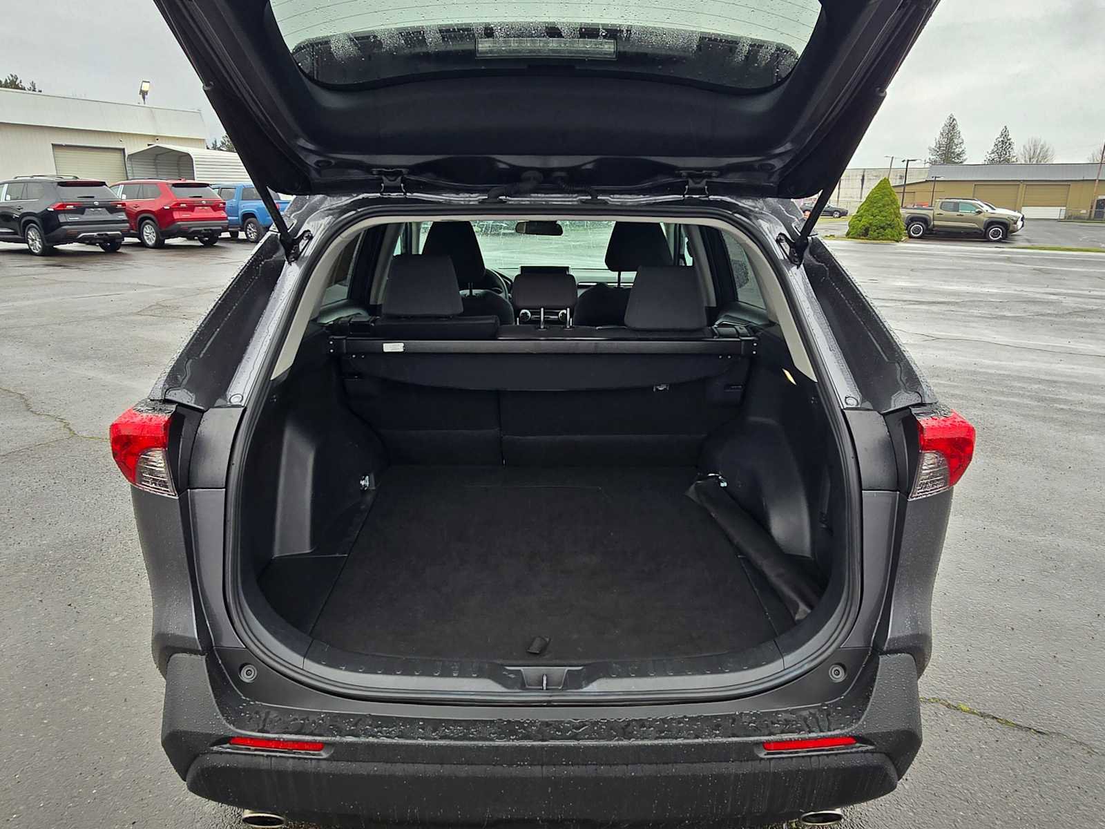 Used 2025 Toyota RAV4 XLE image 15