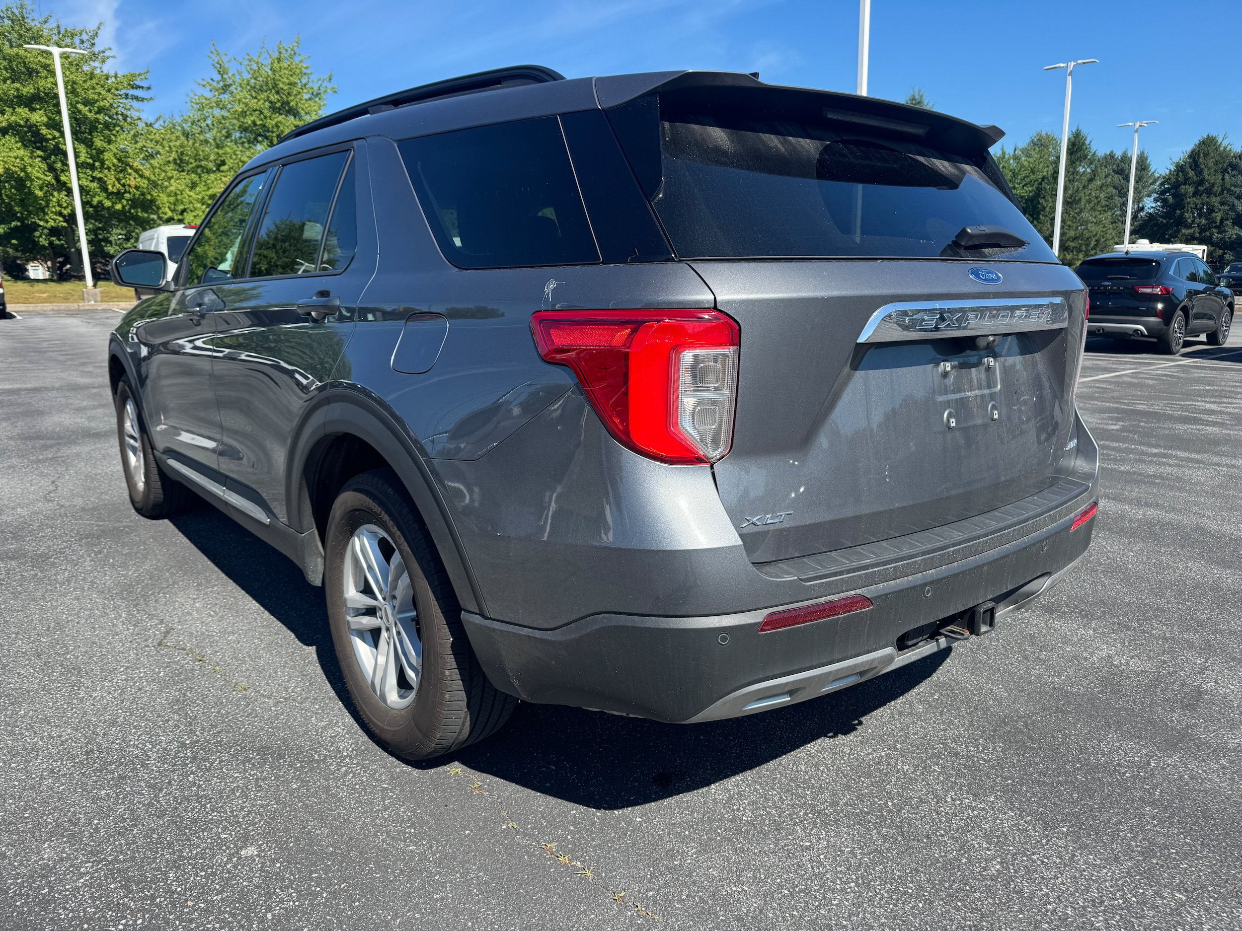 Used 2024 Ford Explorer XLT w/ Equipment Group 202A AWD/4WD image 3