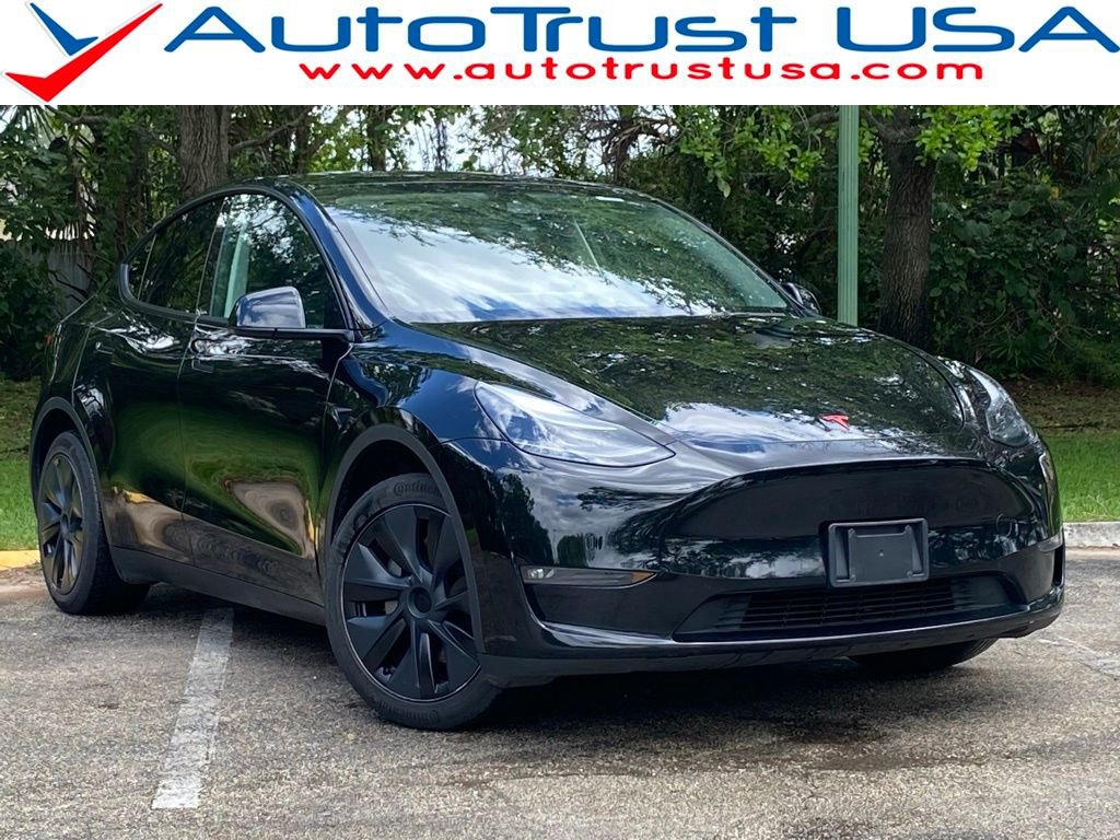 Used 2024 Tesla Model Y Long Range AWD/4WD image 1
