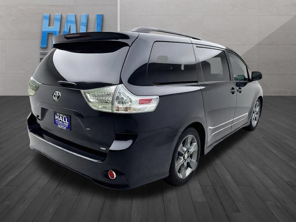 Used 2016 Toyota Sienna SE w/ SE Preferred Package FWD image 5