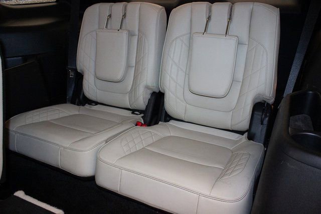 Used 2018 Ford Explorer Platinum image 20