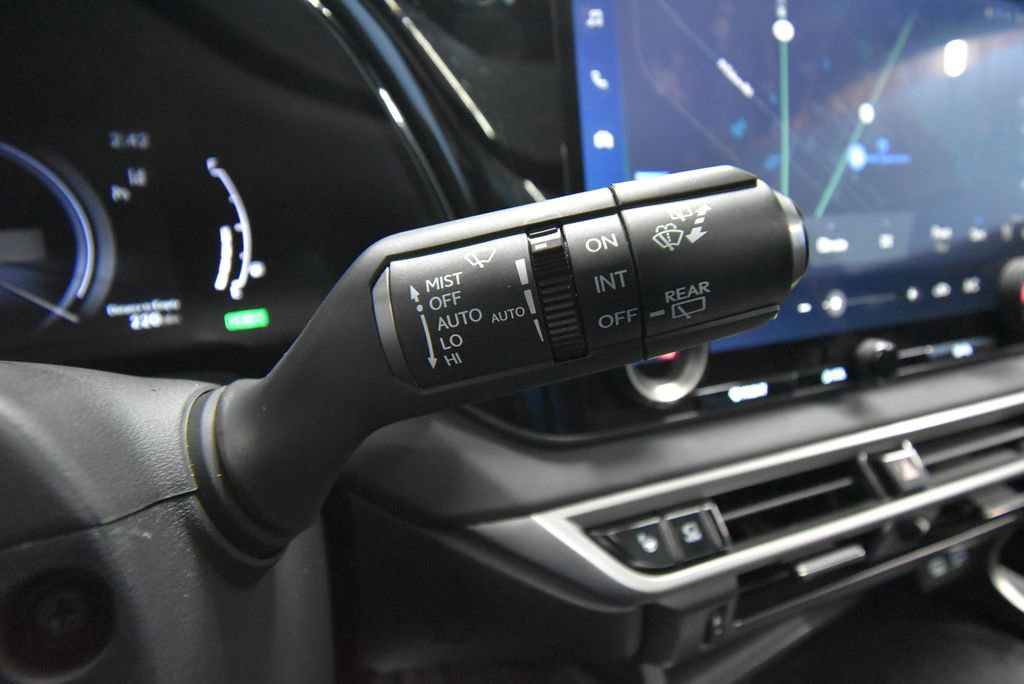 Used 2024 Lexus RX 350 w/ Convenience Package image 11