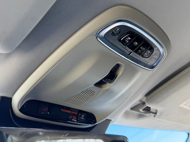 Used 2017 Volvo XC90 T6 Momentum w/ Vision Package image 18