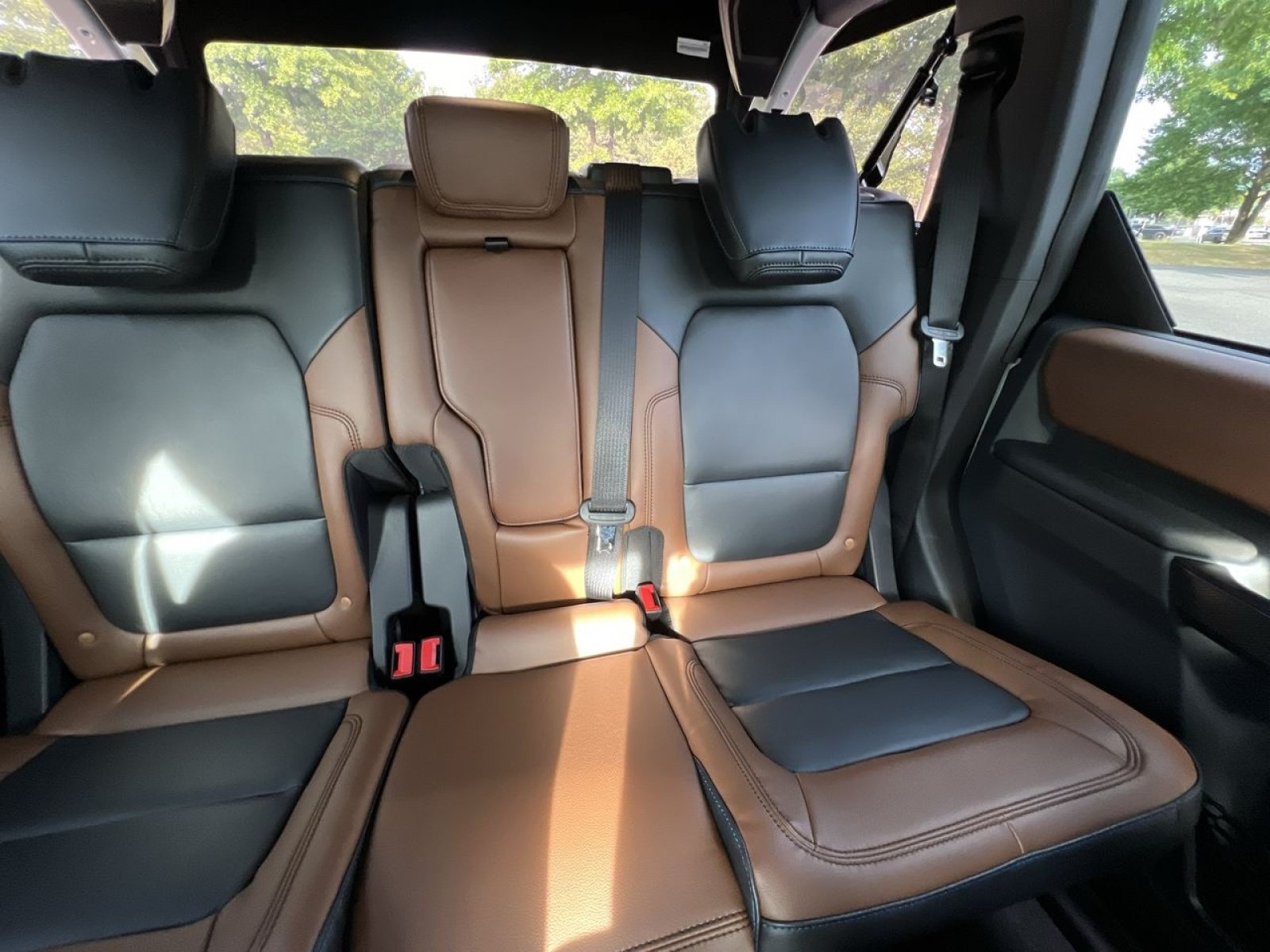 Used 2024 Ford Bronco Outer Banks AWD/4WD image 18