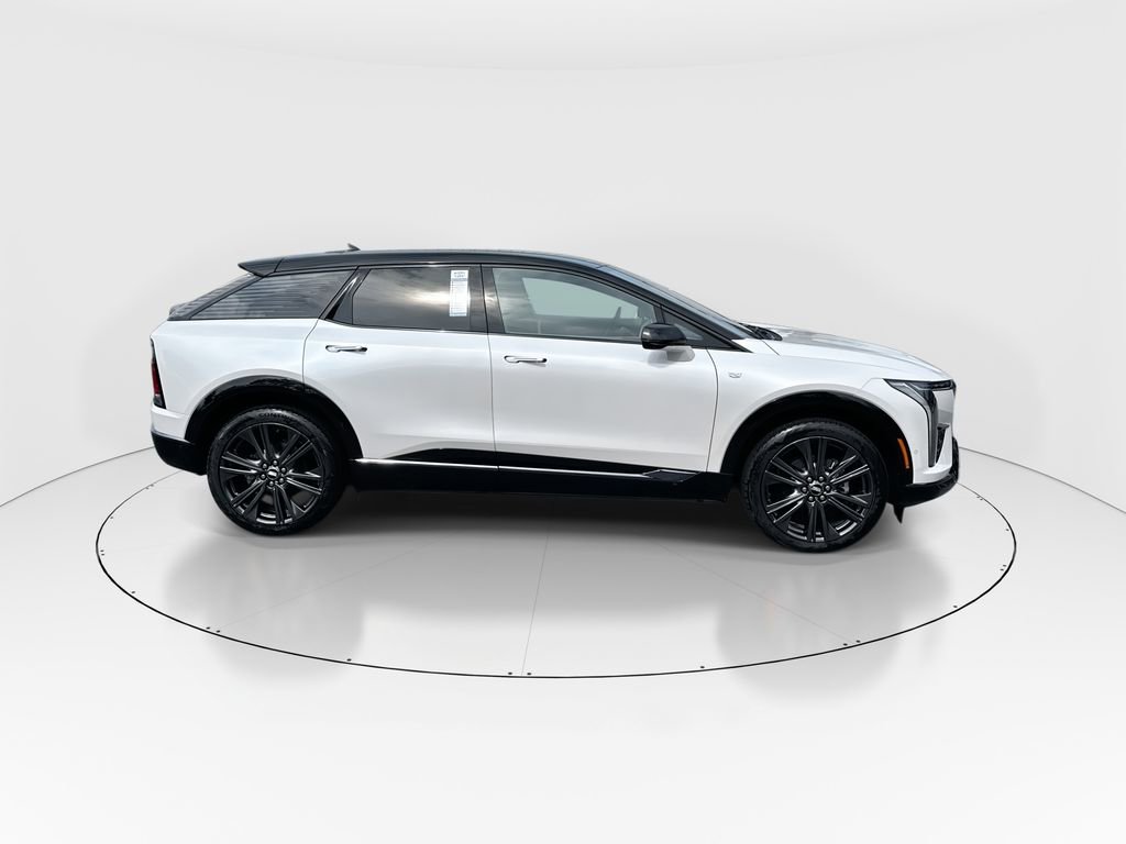 Used 2025 Cadillac Optiq Sport 2 image 9