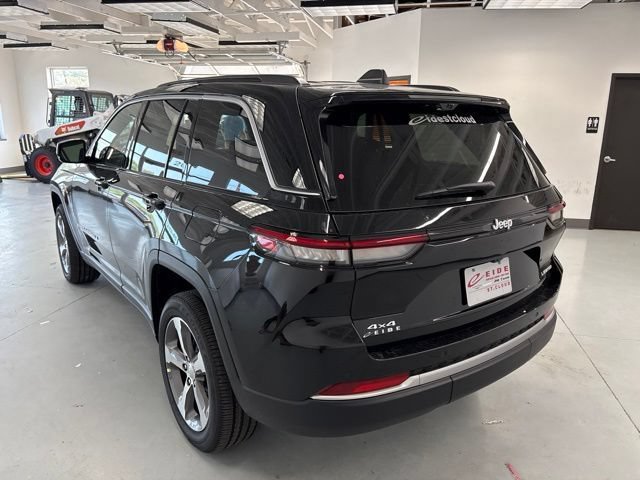 New 2026 Jeep Grand Cherokee Limited w/ Luxury Tech Group II AWD/4WD image 5