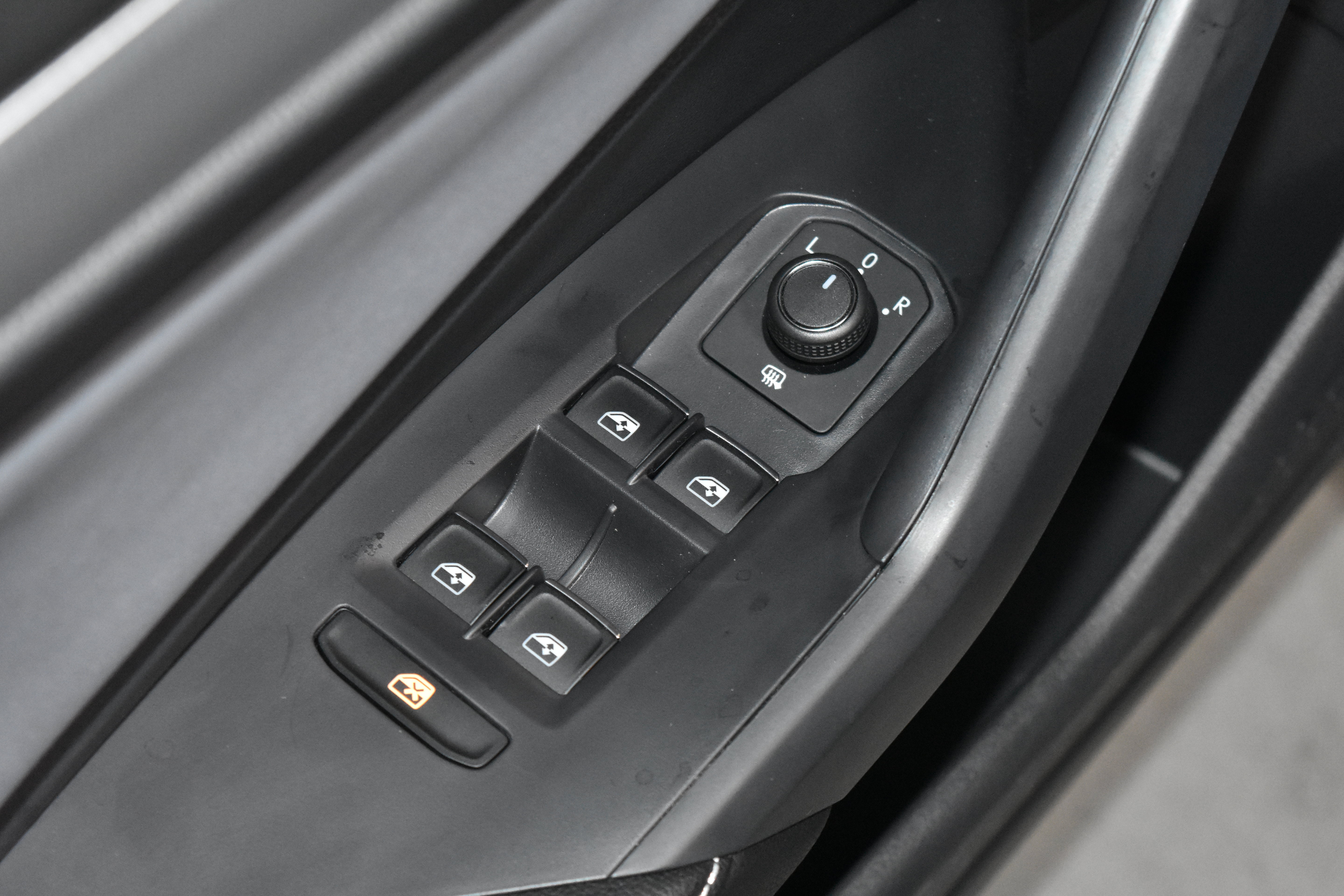 New 2026 Volkswagen Jetta SE FWD image 4