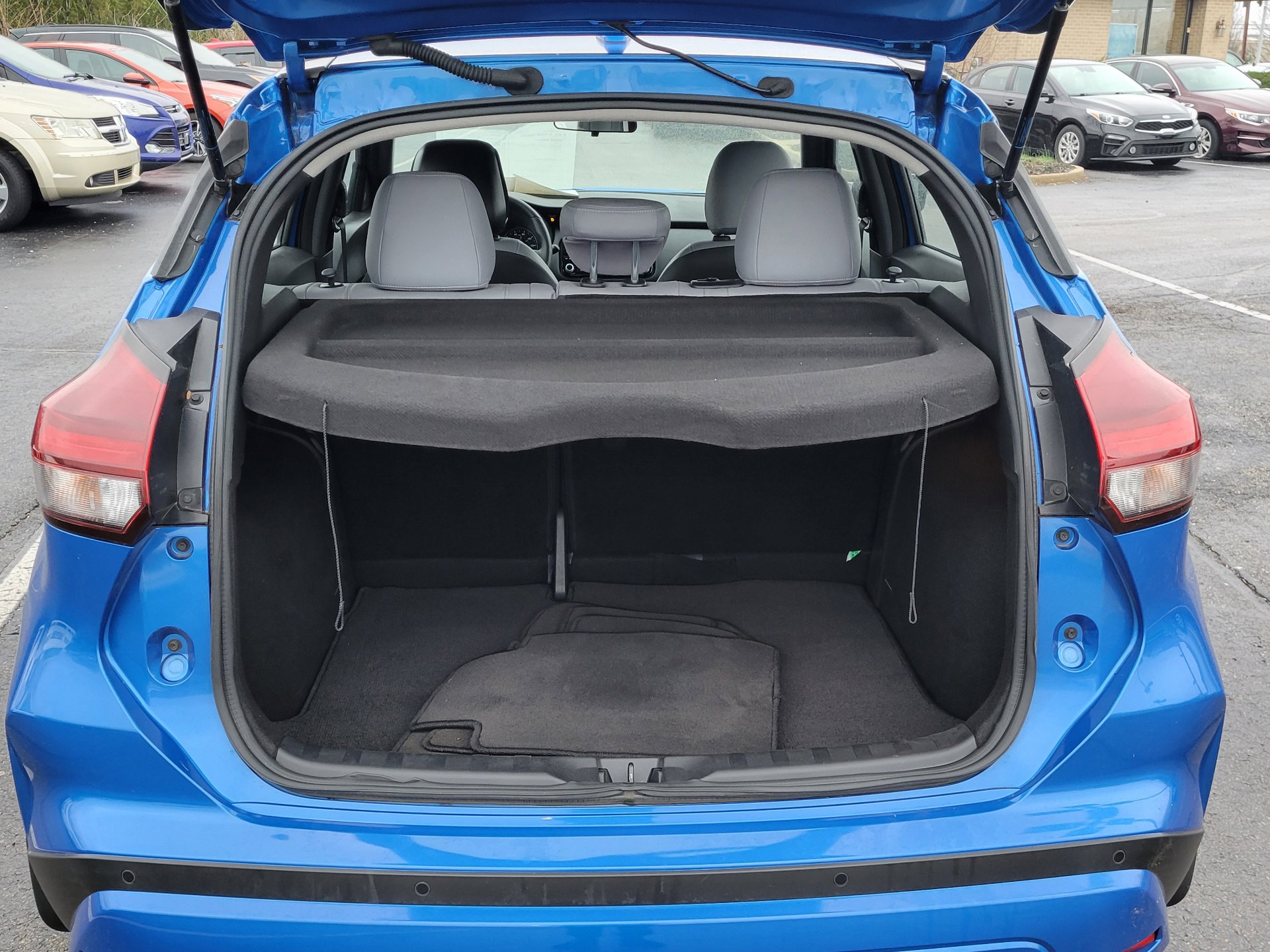 Certified 2023 Nissan Kicks SR w/ SR Premium Package image 8