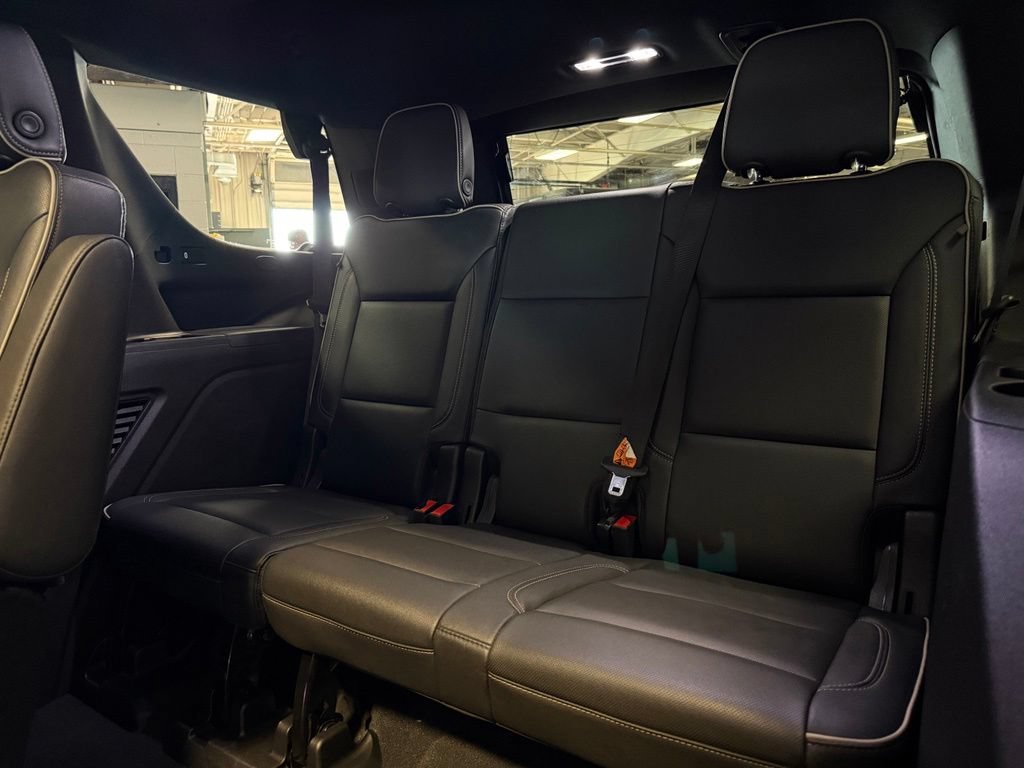 Used 2021 GMC Yukon SLT w/ SLT Luxury Package AWD/4WD image 25