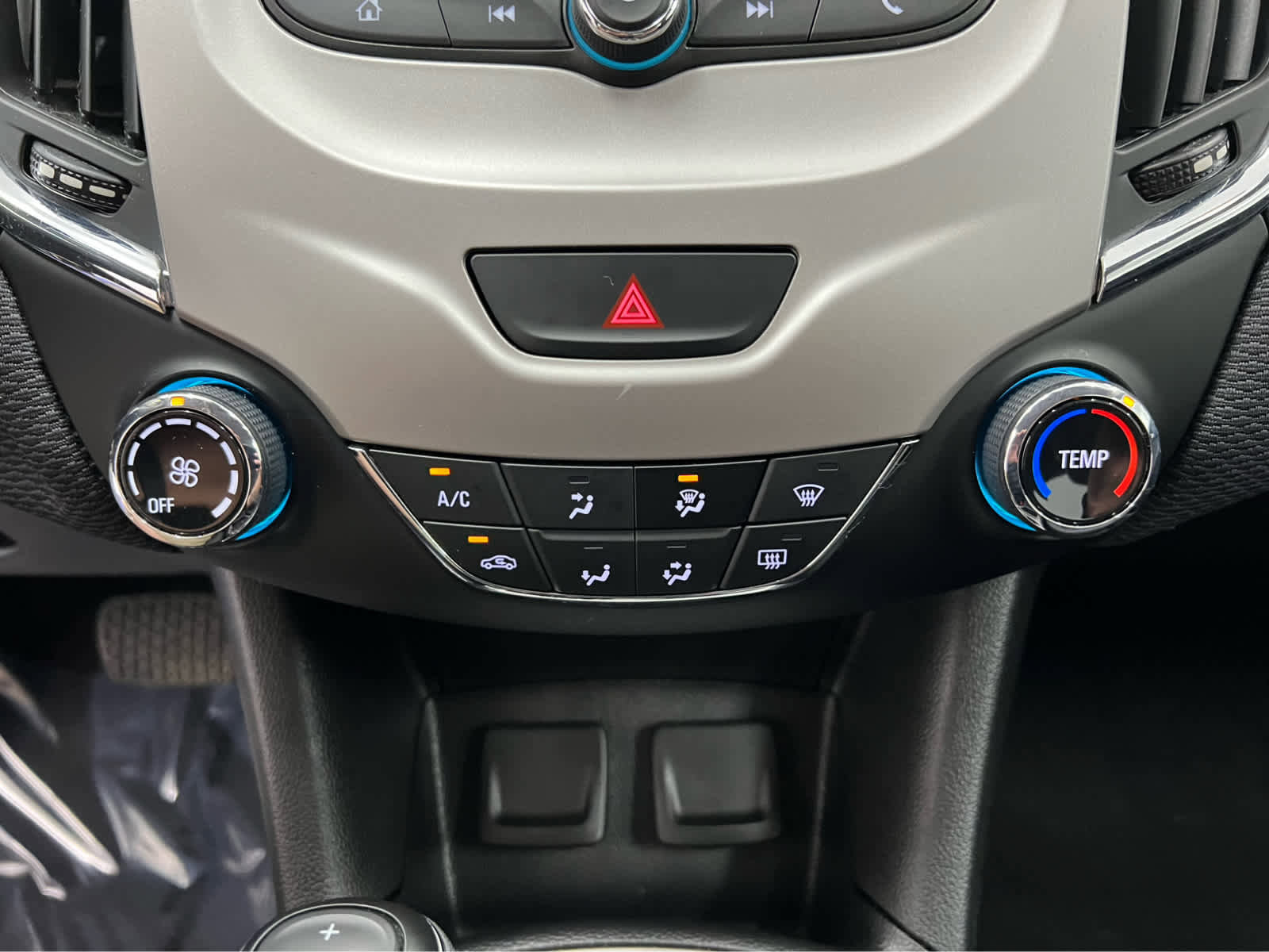 Used 2018 Chevrolet Cruze LS image 20