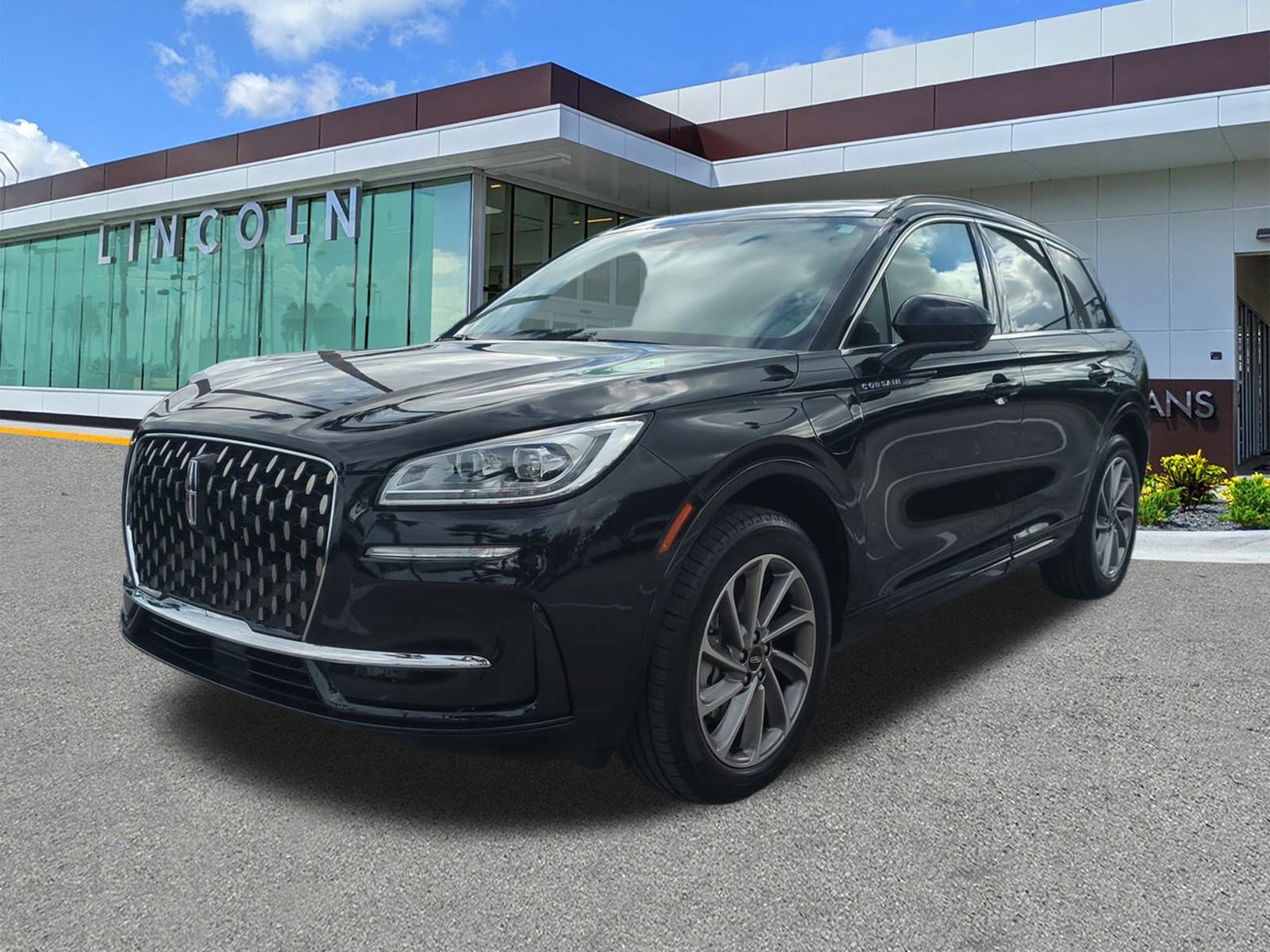 Used 2025 Lincoln Corsair Grand Touring image 9