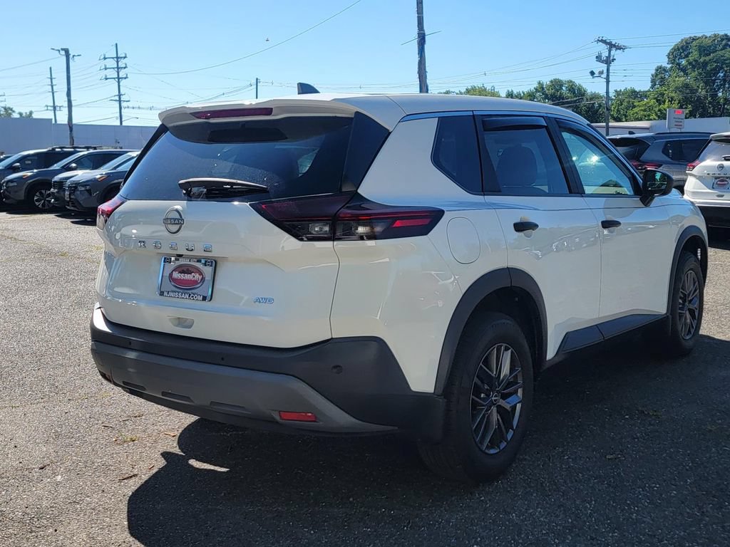 Used 2023 Nissan Rogue S AWD/4WD image 8