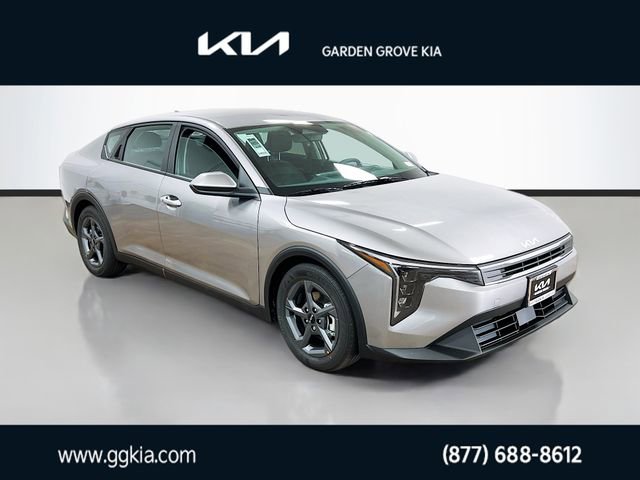 New 2025 Kia K4 LXS