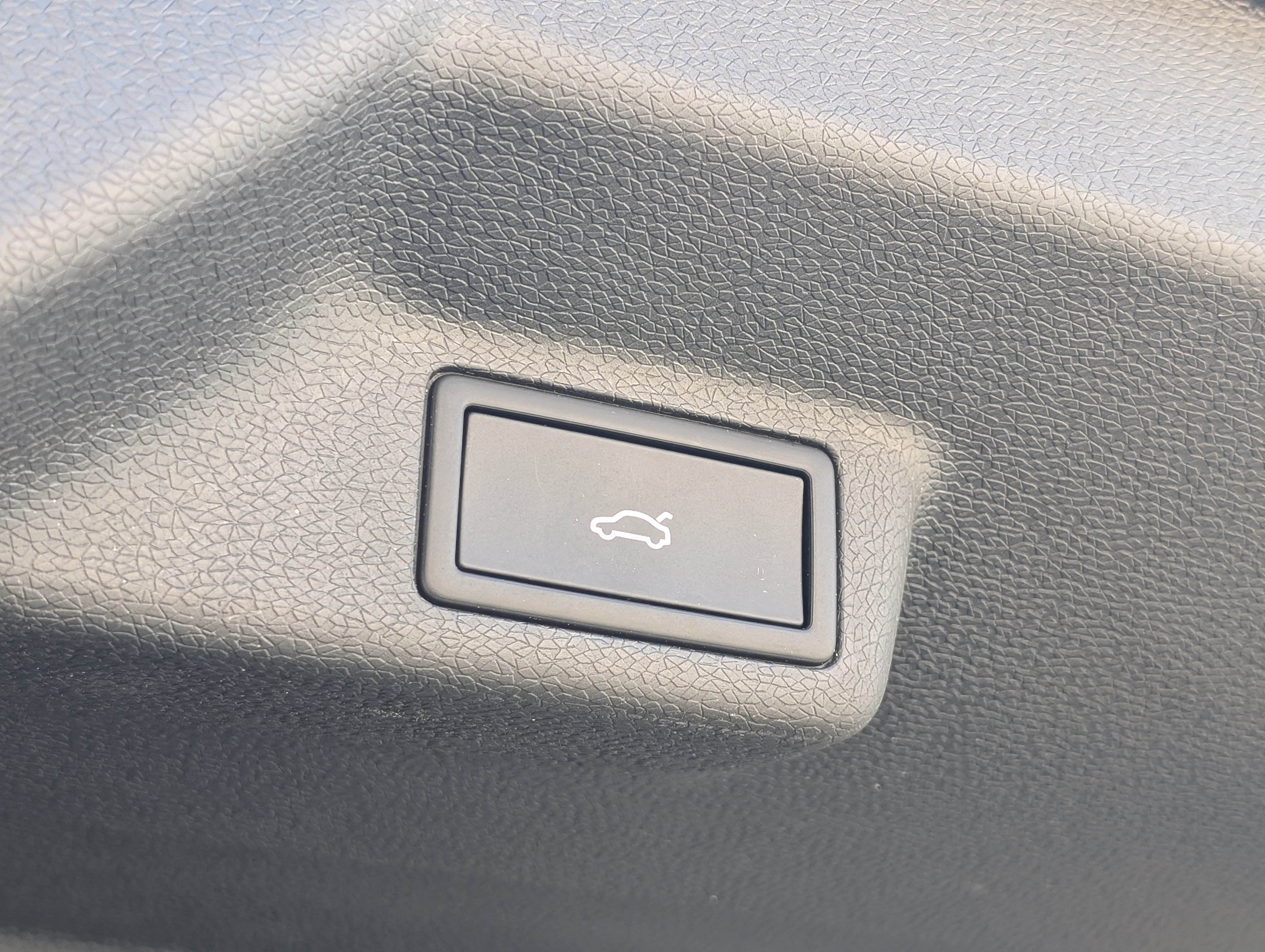 Used 2025 Volkswagen ID. Buzz Pro S Plus RWD image 20