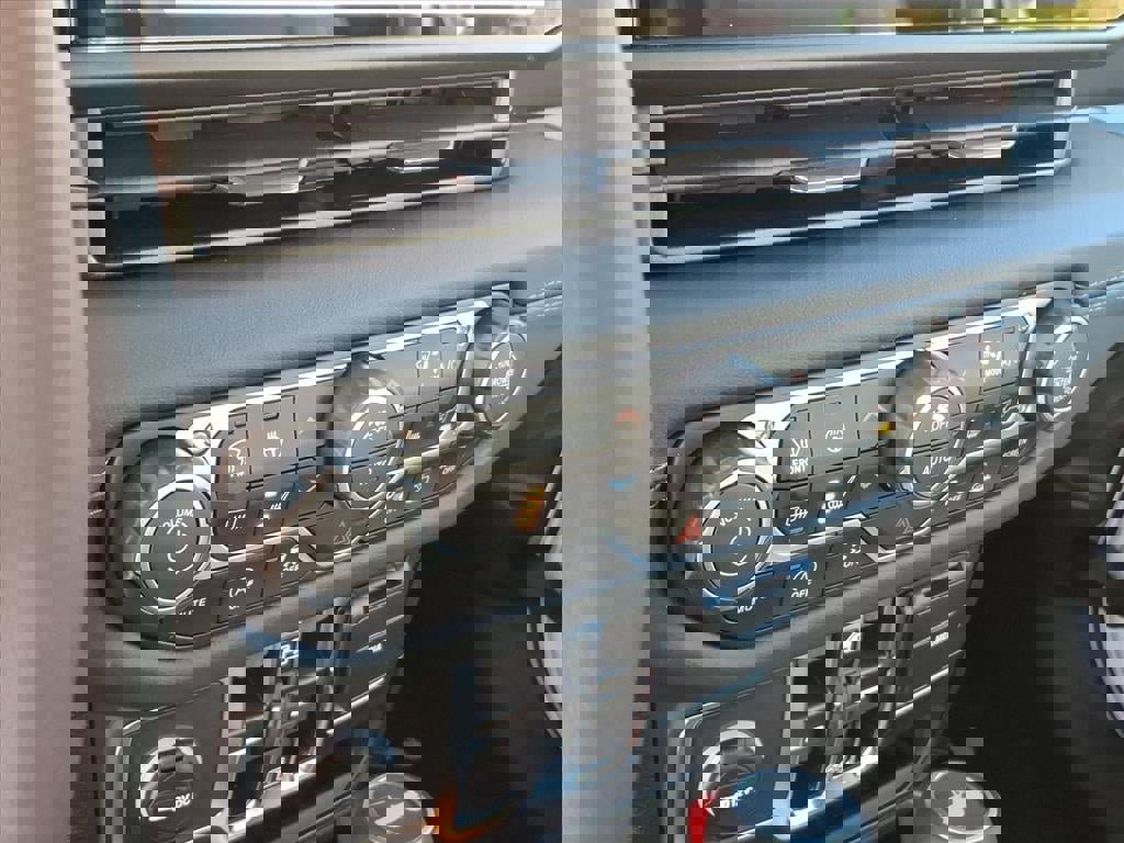 New 2026 Jeep Wrangler Unlimited Sahara image 18