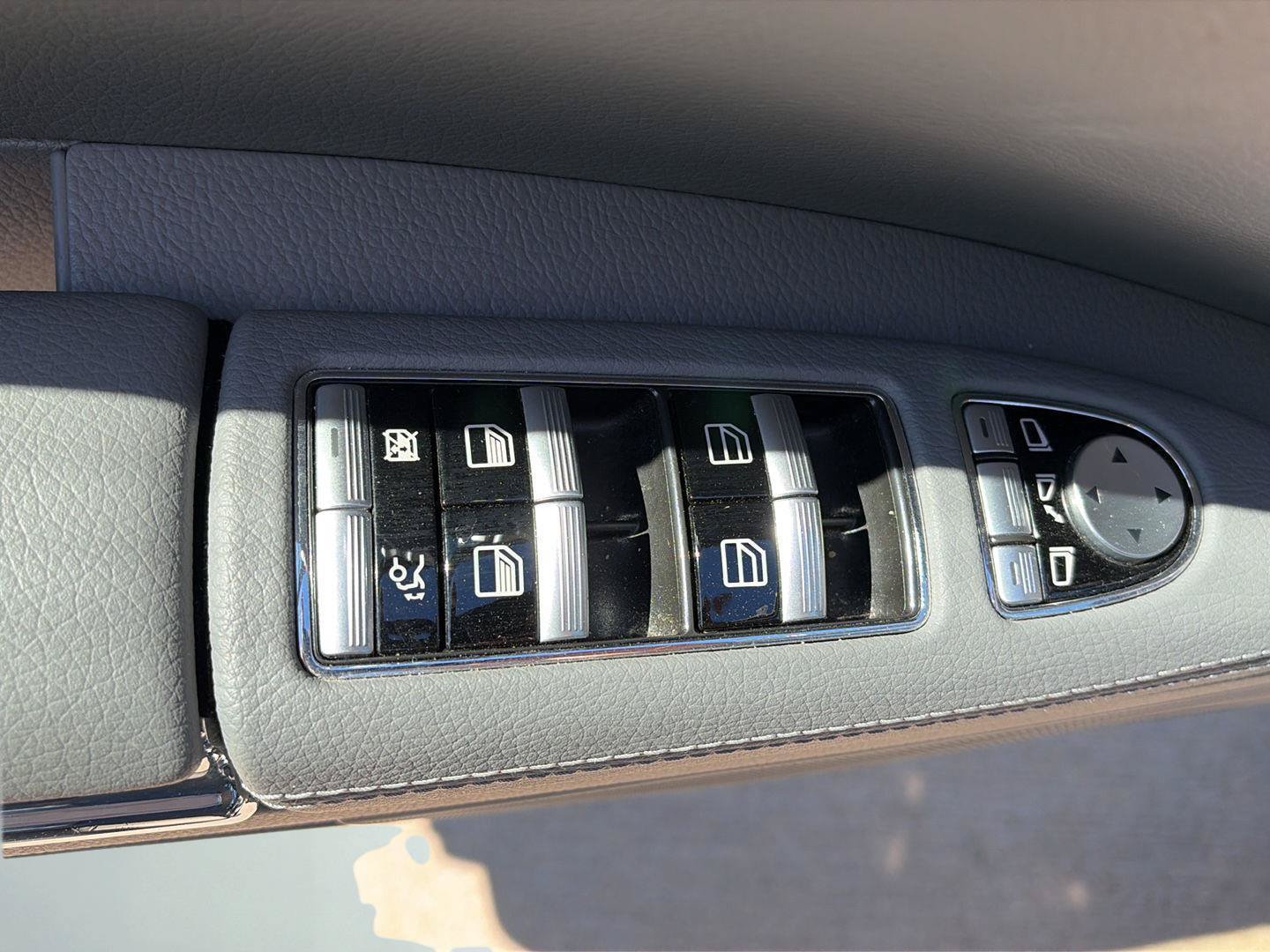 Used 2009 Mercedes-Benz S 550 4MATIC image 27
