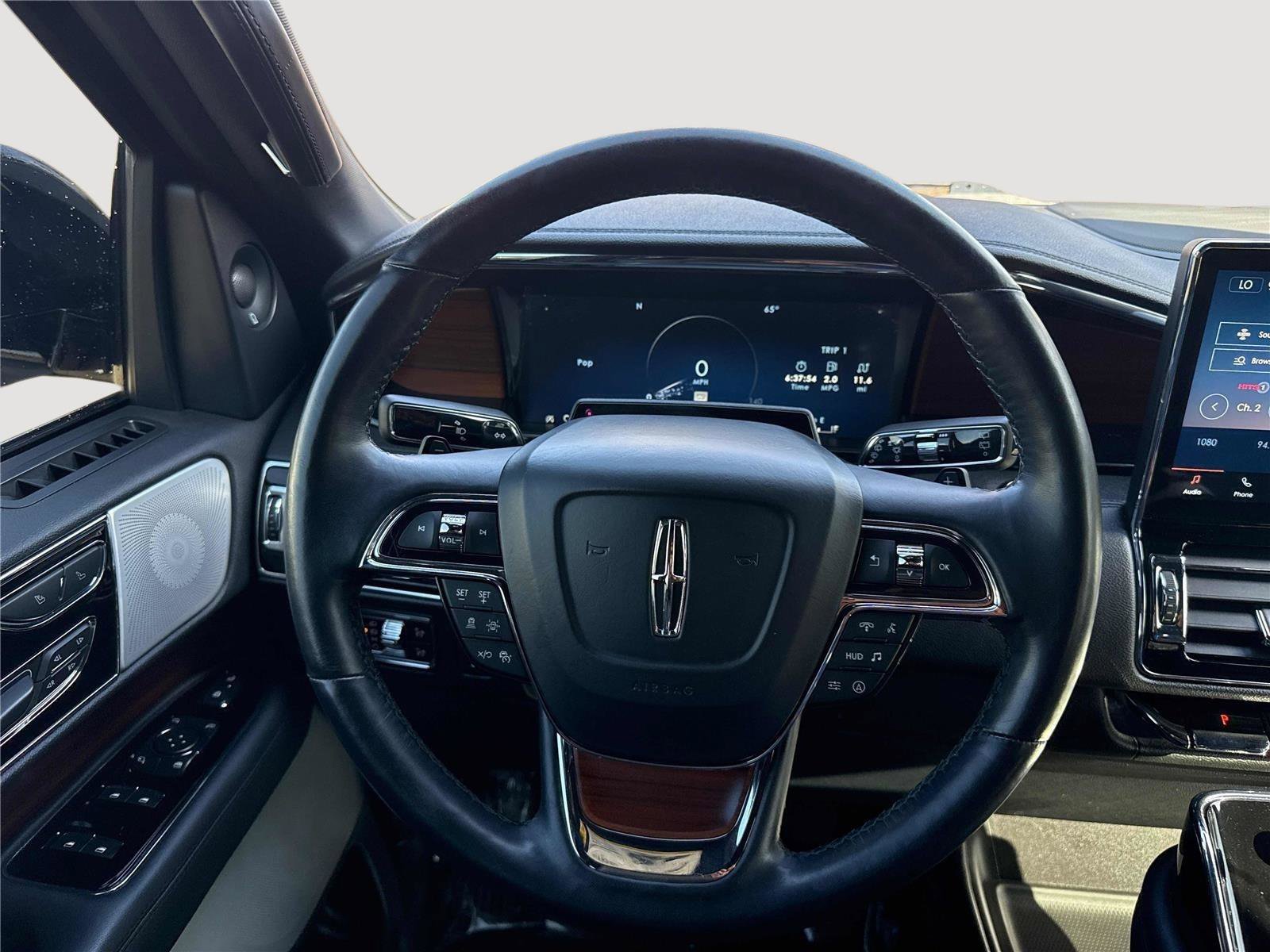 Used 2023 Lincoln Navigator L Reserve AWD/4WD image 16