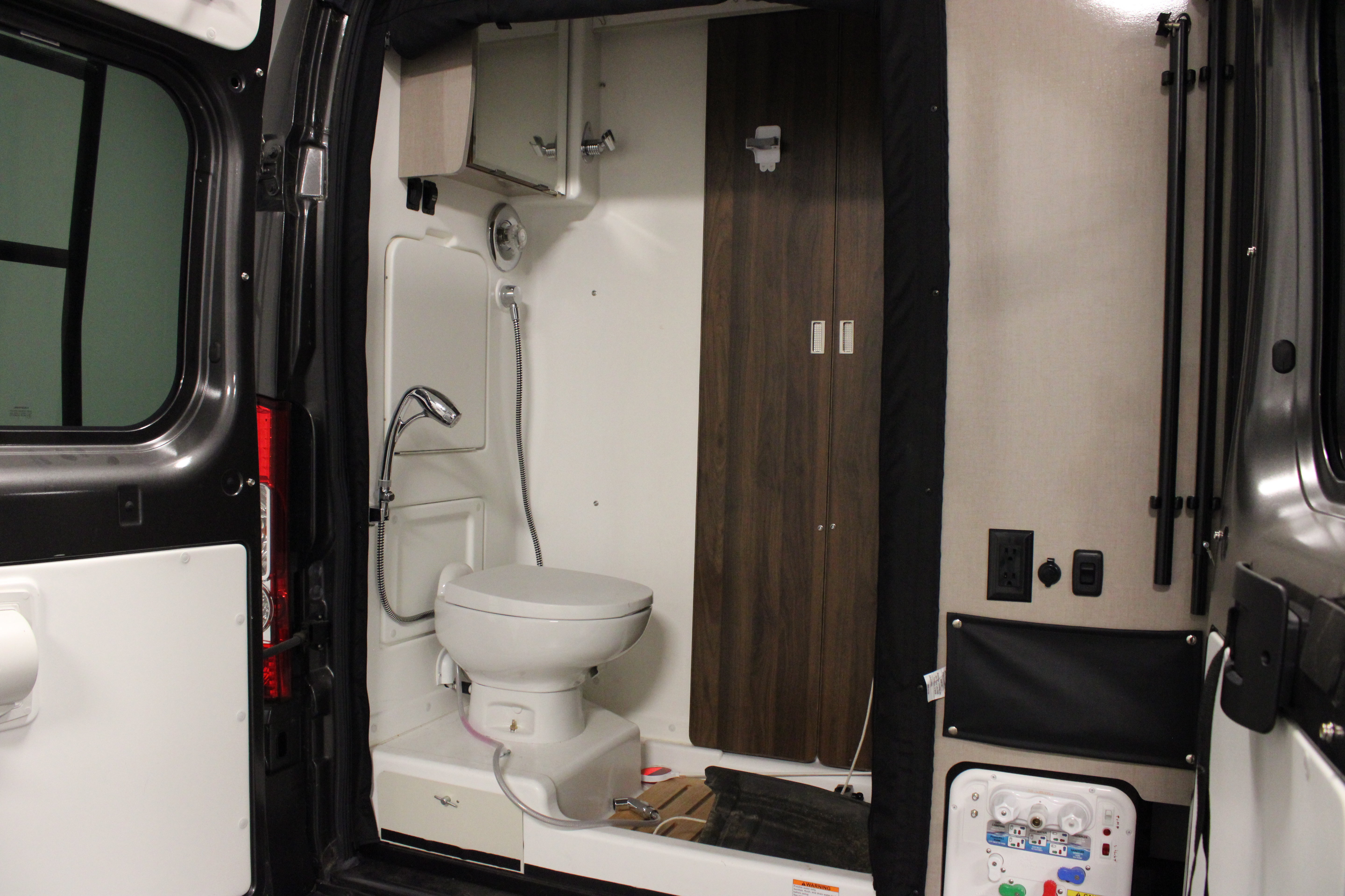 Used 2021 RAM ProMaster 3500 w/ Premium Appearance Group FWD image 17