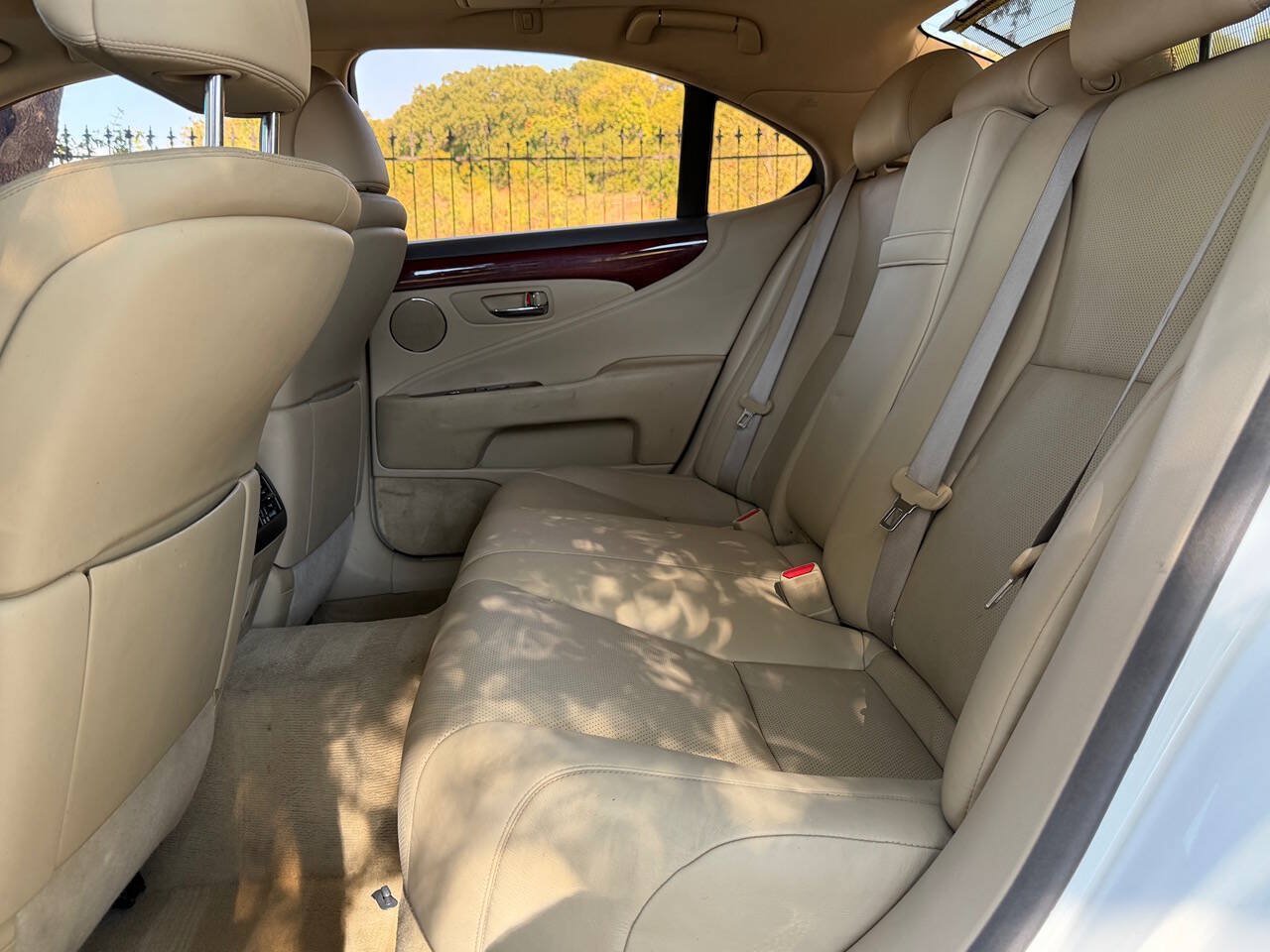 Used 2009 Lexus LS 460 w/ Comfort Pkg RWD image 17