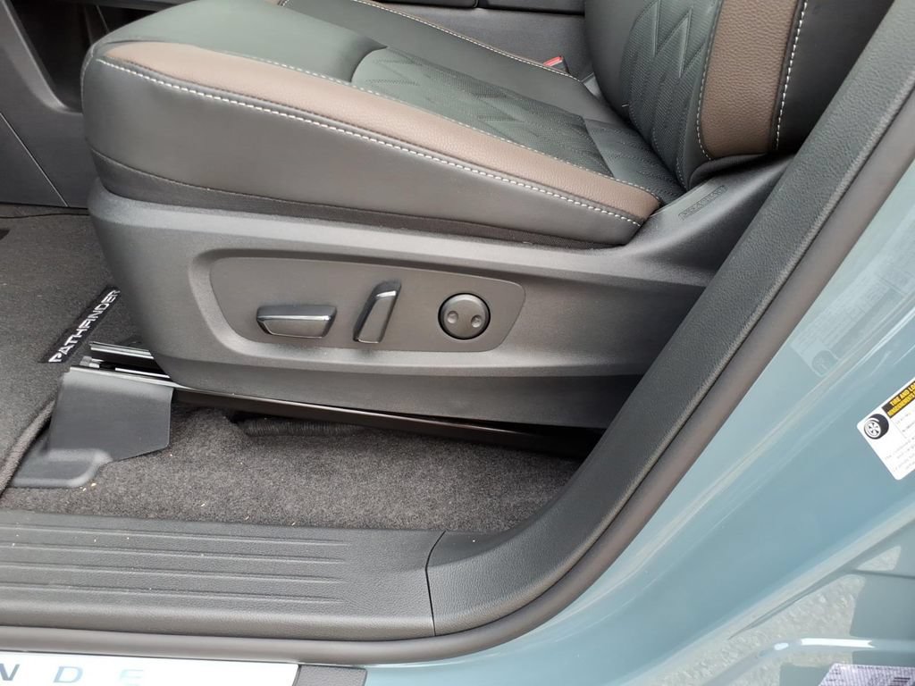 New 2026 Nissan Pathfinder Platinum AWD/4WD image 6