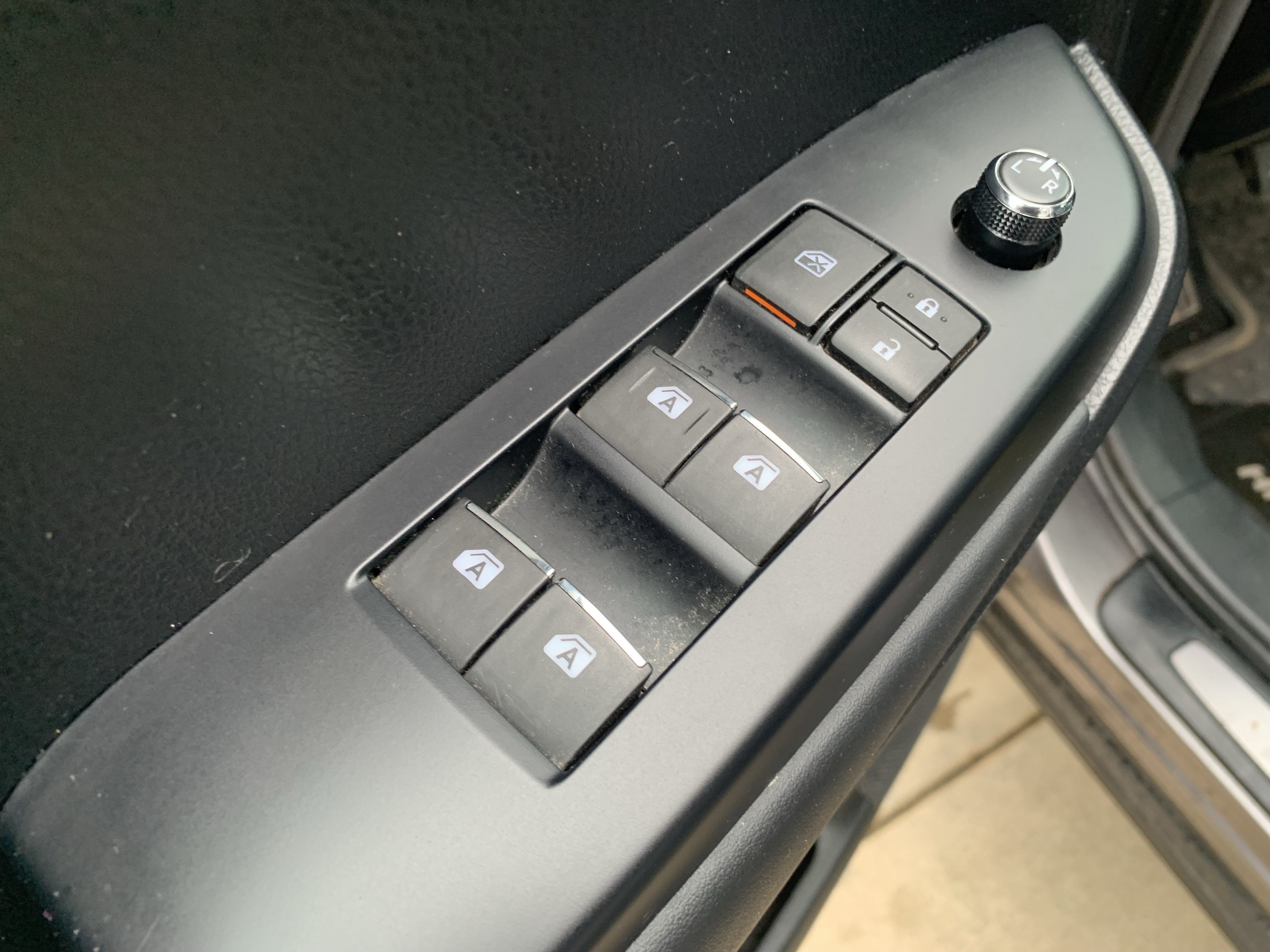 Used 2015 Toyota Highlander Limited Platinum AWD/4WD image 15