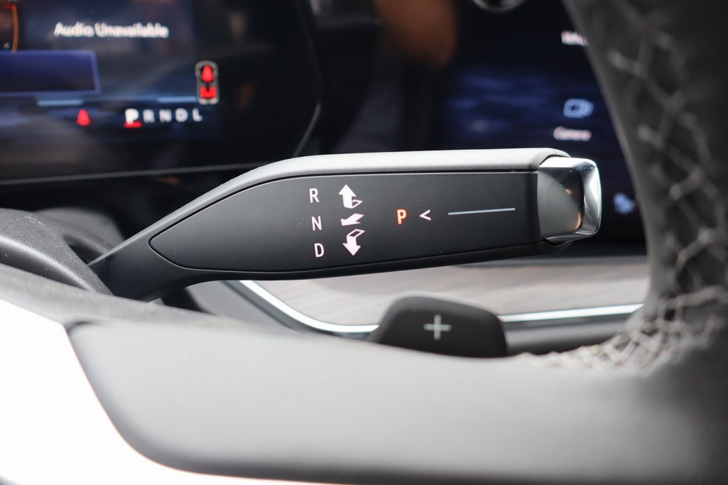 New 2025 Chevrolet Suburban LT w/ Advanced Technology Package image 8