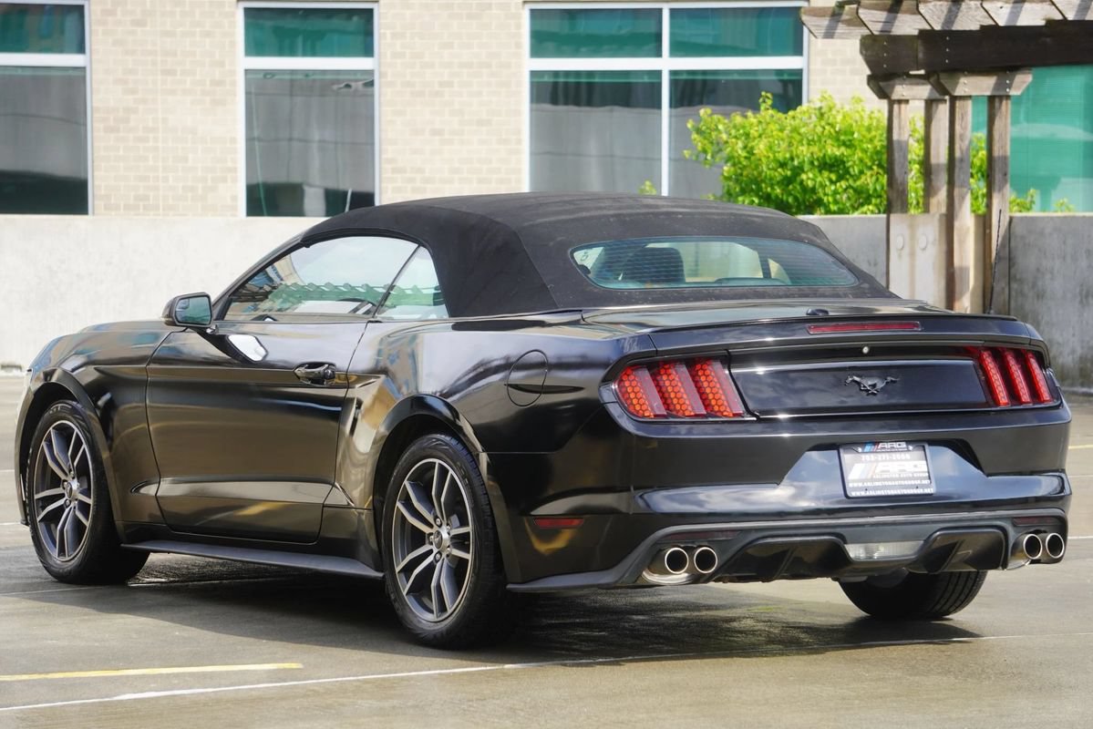 Used 2015 Ford Mustang Premium RWD image 15