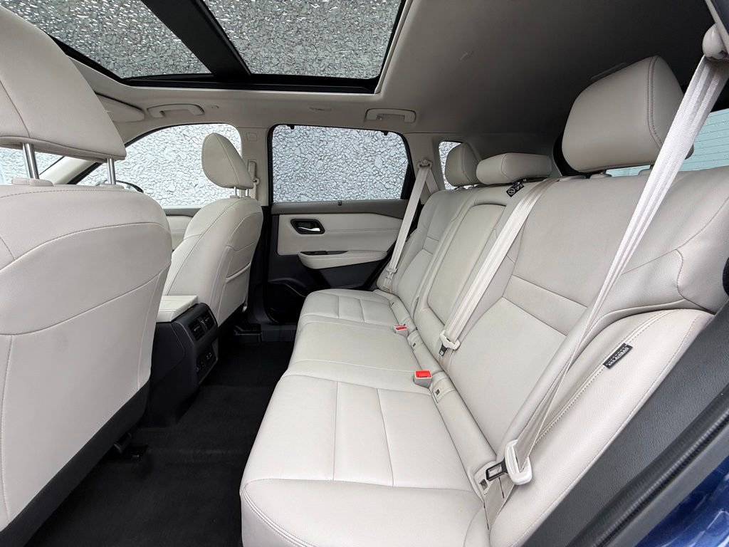 Used 2023 Nissan Rogue SL w/ SL Premium Package image 17