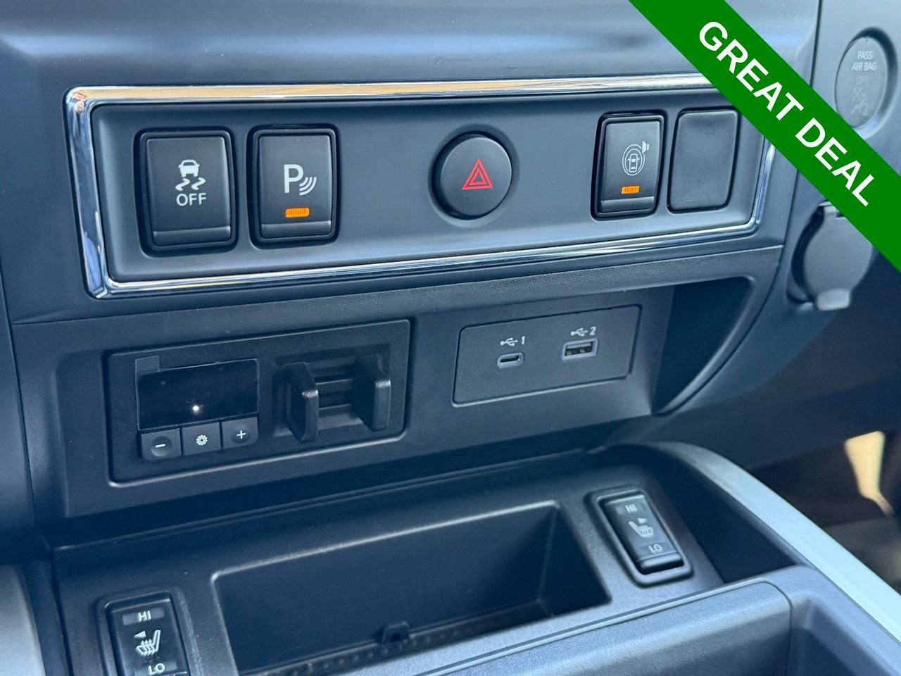 Used 2024 Nissan Titan SV w/ SV Convenience Package RWD image 21
