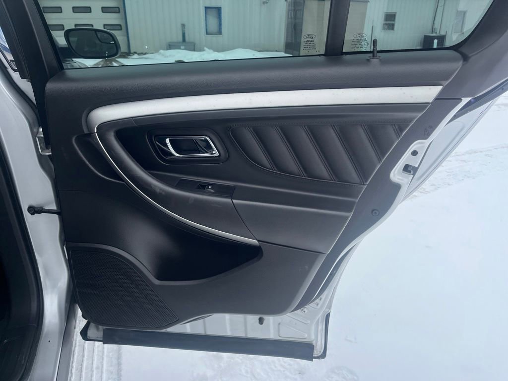 Used 2019 Ford Taurus SEL image 34