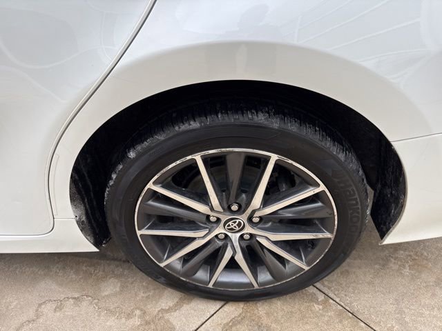 Used 2021 Toyota Camry XLE image 12