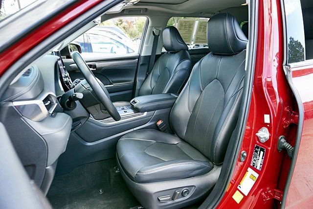 Used 2023 Toyota Highlander Limited FWD image 22