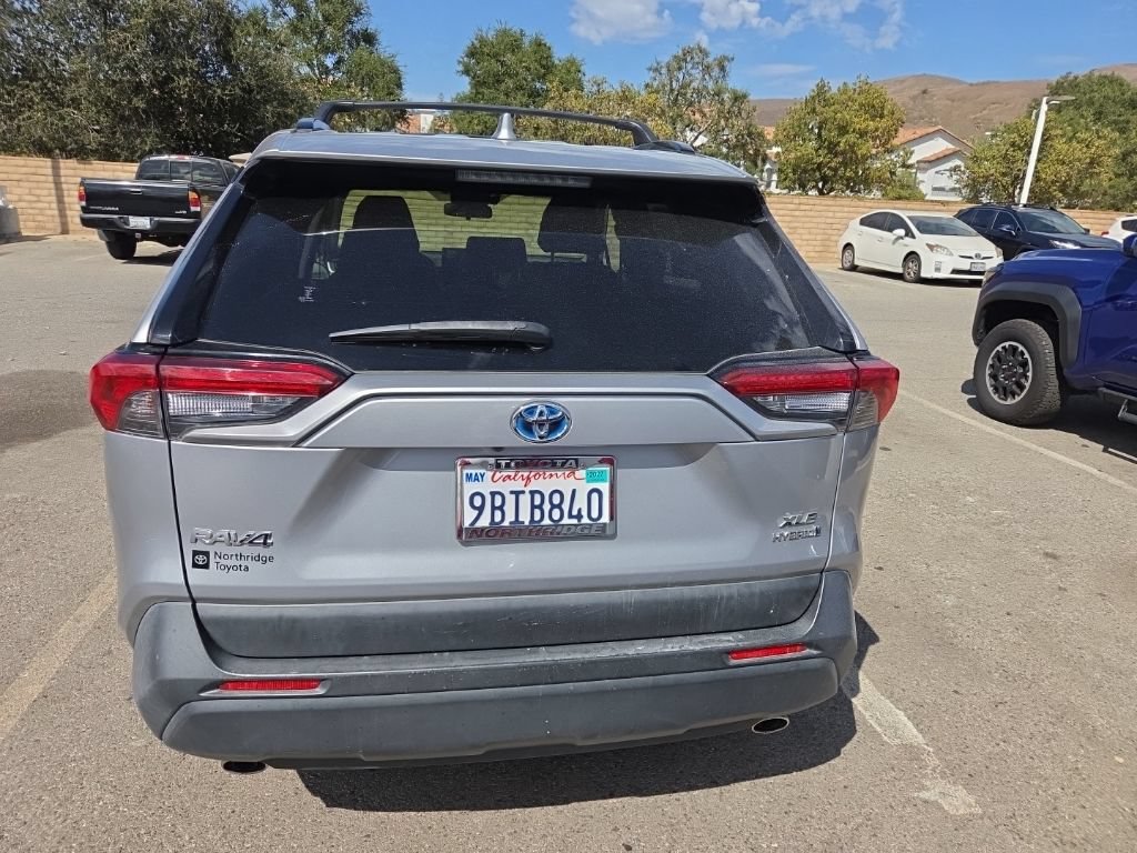 Used 2019 Toyota RAV4 XLE w/ Carpet Mat Package AWD/4WD image 4
