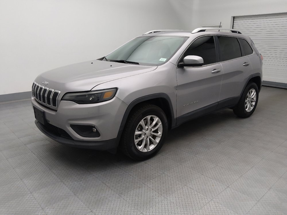 Used 2019 Jeep Cherokee Latitude w/ Cold Weather Group AWD/4WD image 2