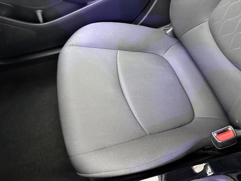 Used 2022 Toyota Corolla LE image 27