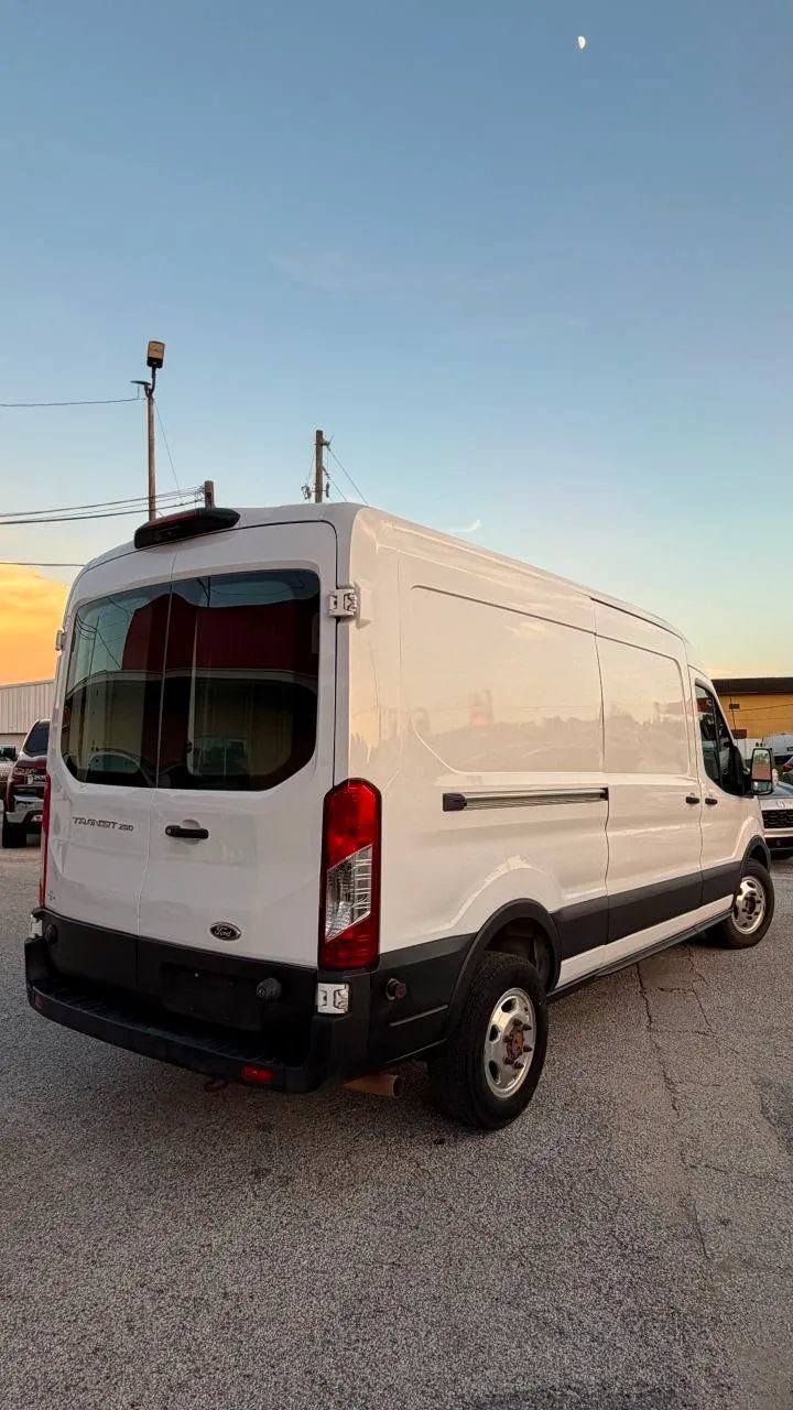 Used 2020 Ford Transit 250 Medium Roof AWD w/ Load Area Protection Package image 9